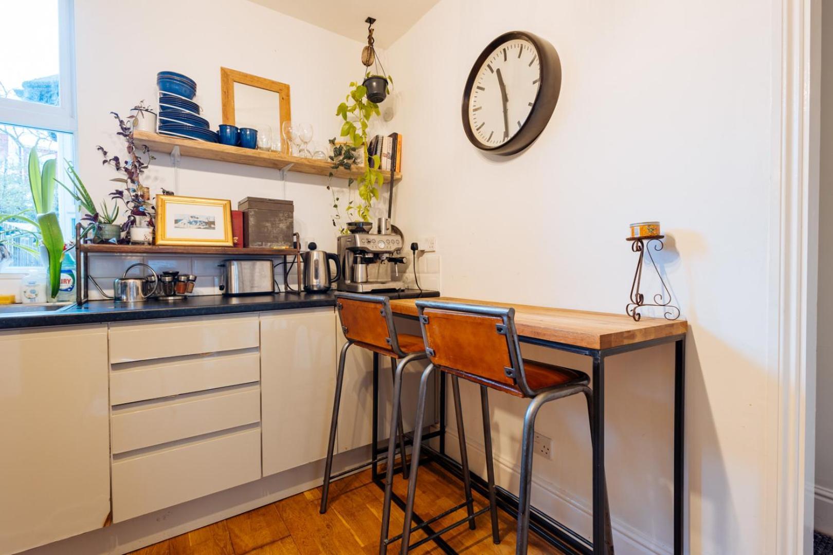 Unique Private W/ Easy Access To Lägenhet *