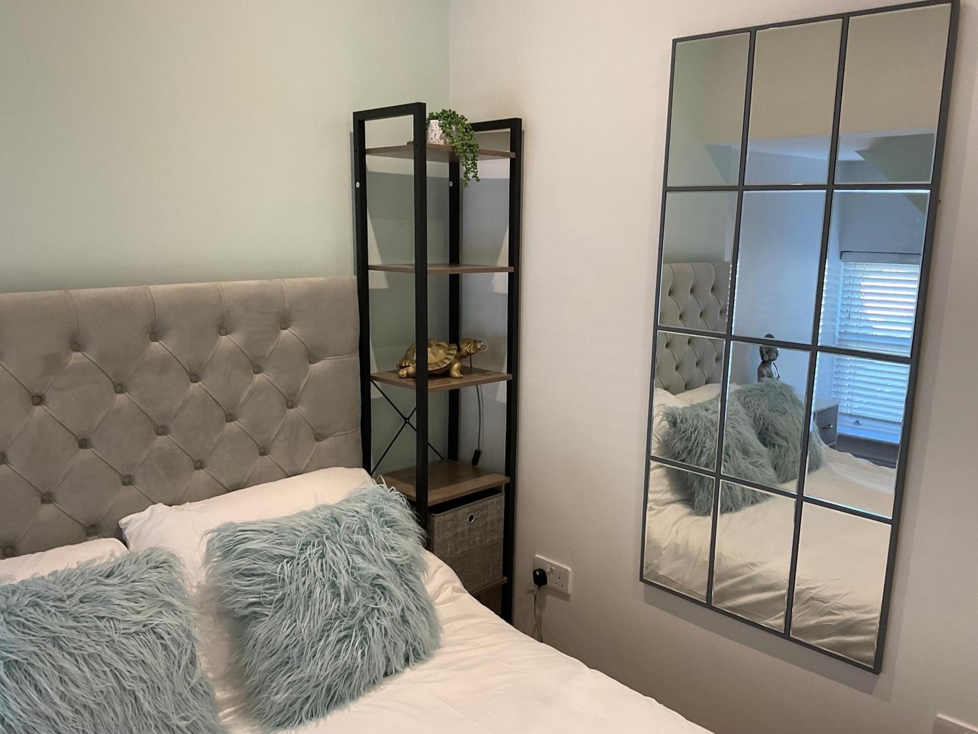 2 Bed From 41 Londen