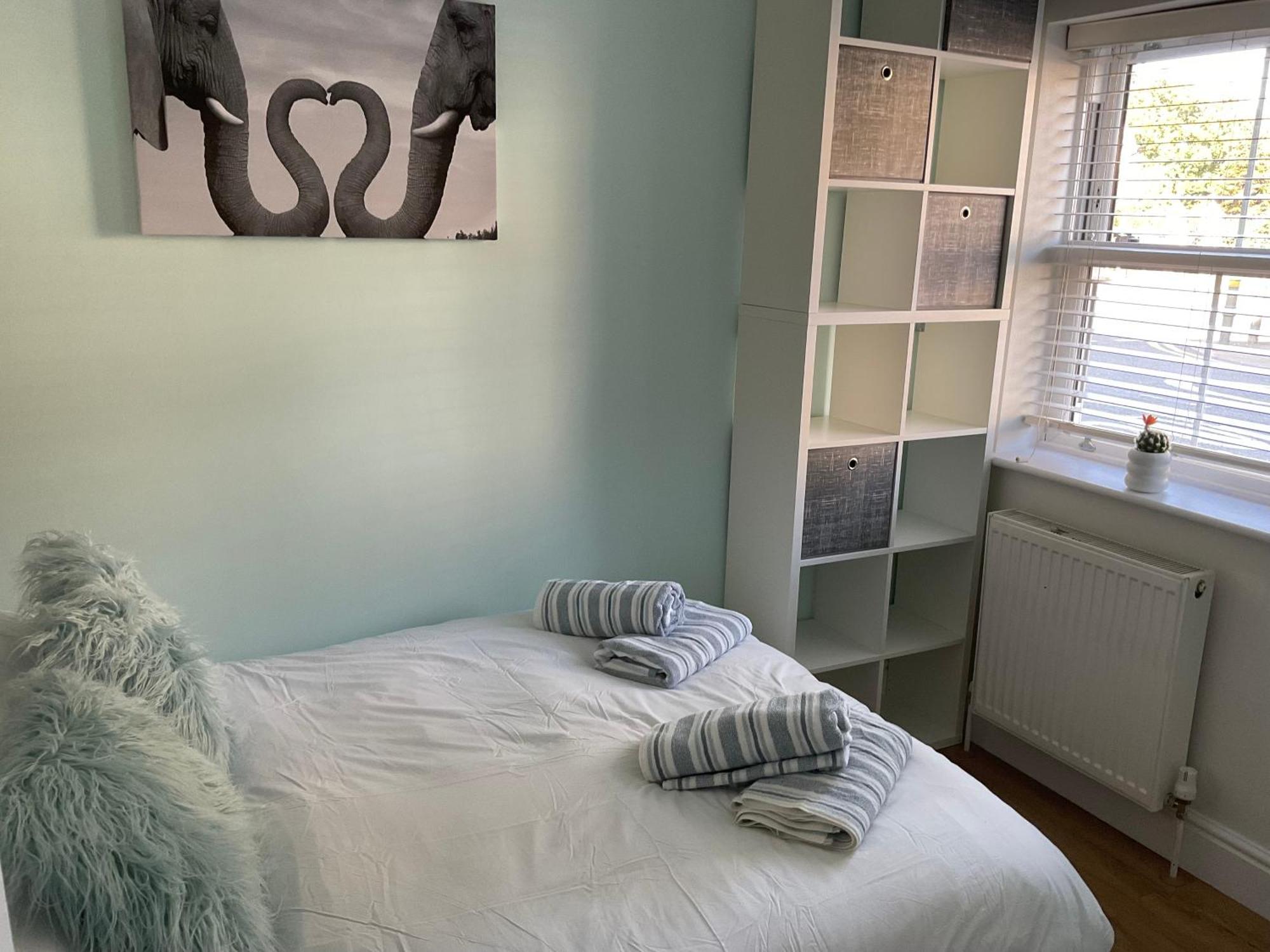 2 Bed From 41 * Londen