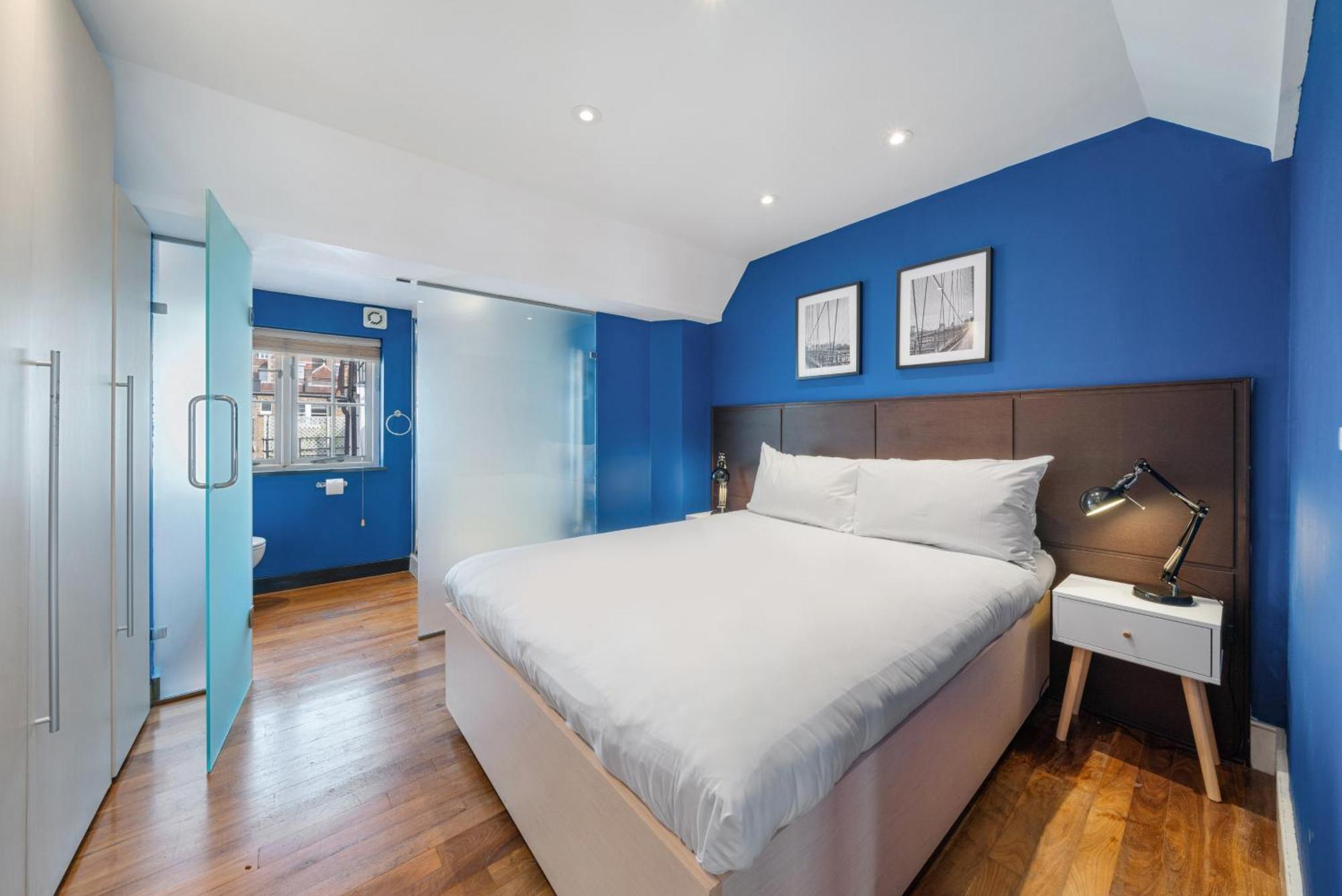 Beautiful One Bedroom In Soho Apartment *