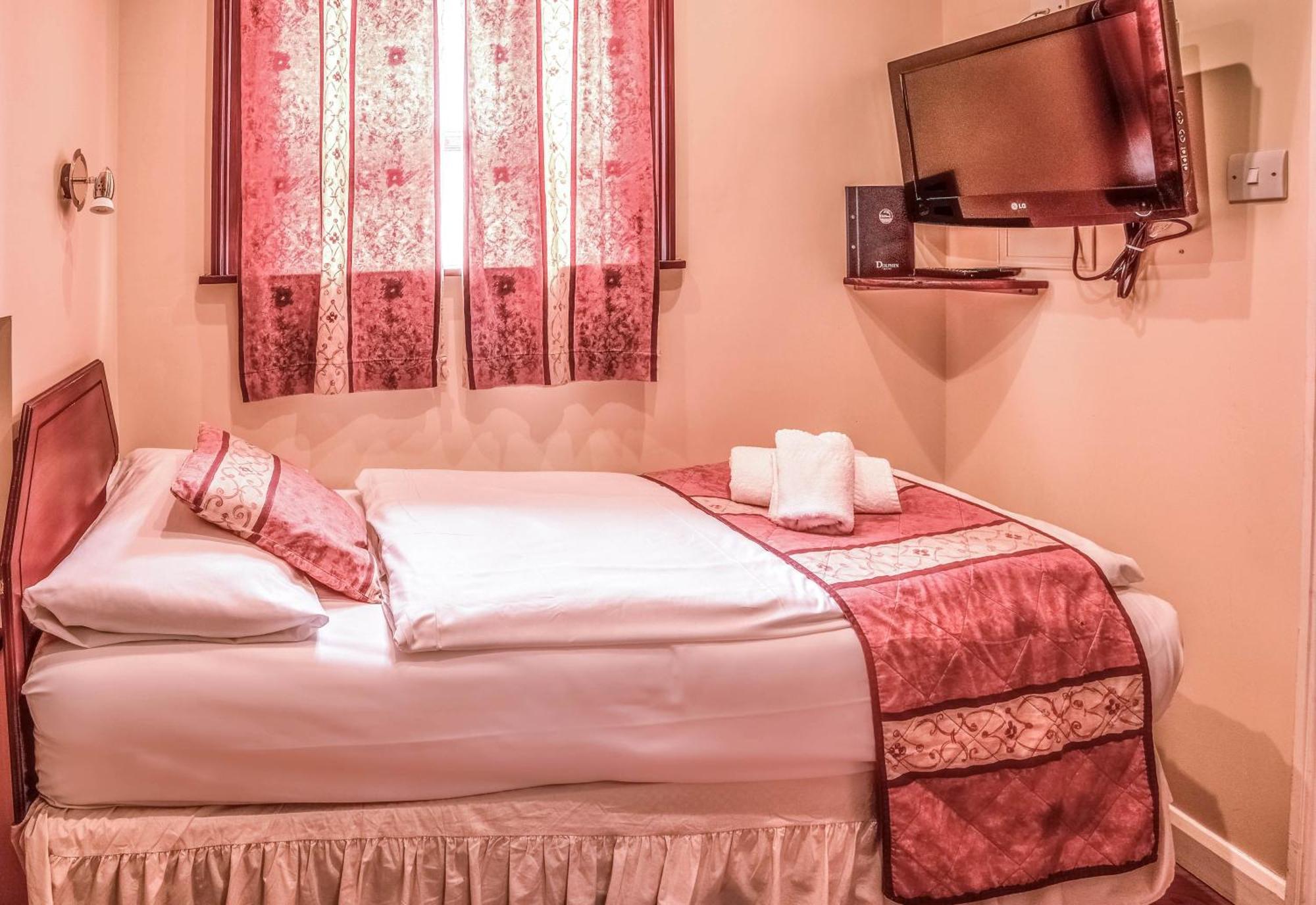 Hotel Dolphin