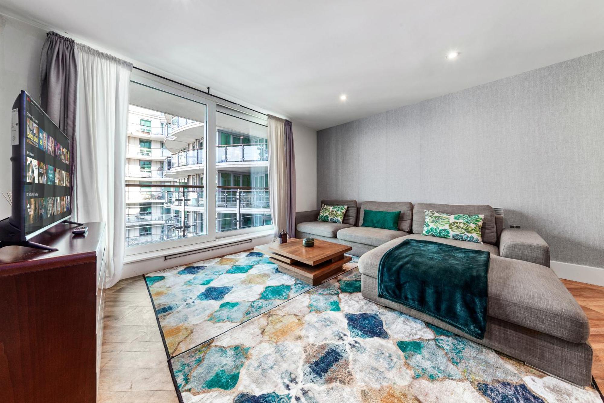 Vauxhall Large 2bedroom With Amazing River View Panoramic Balcony * Londra