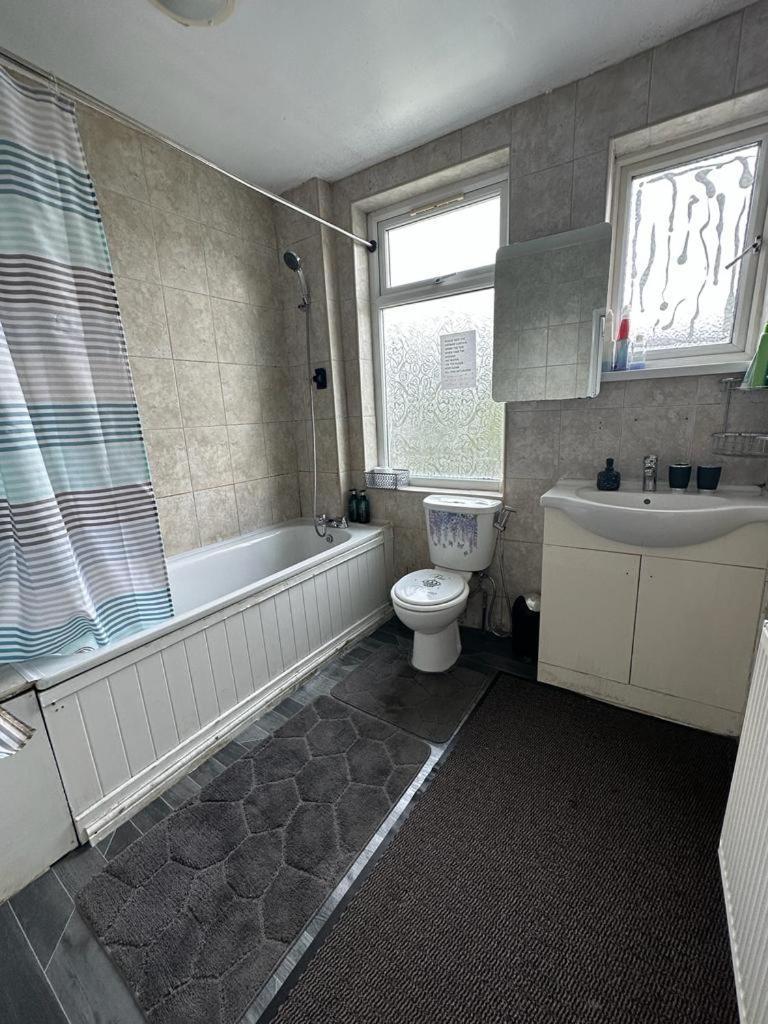 Rum i privatbostad Affordable Private In Wembley