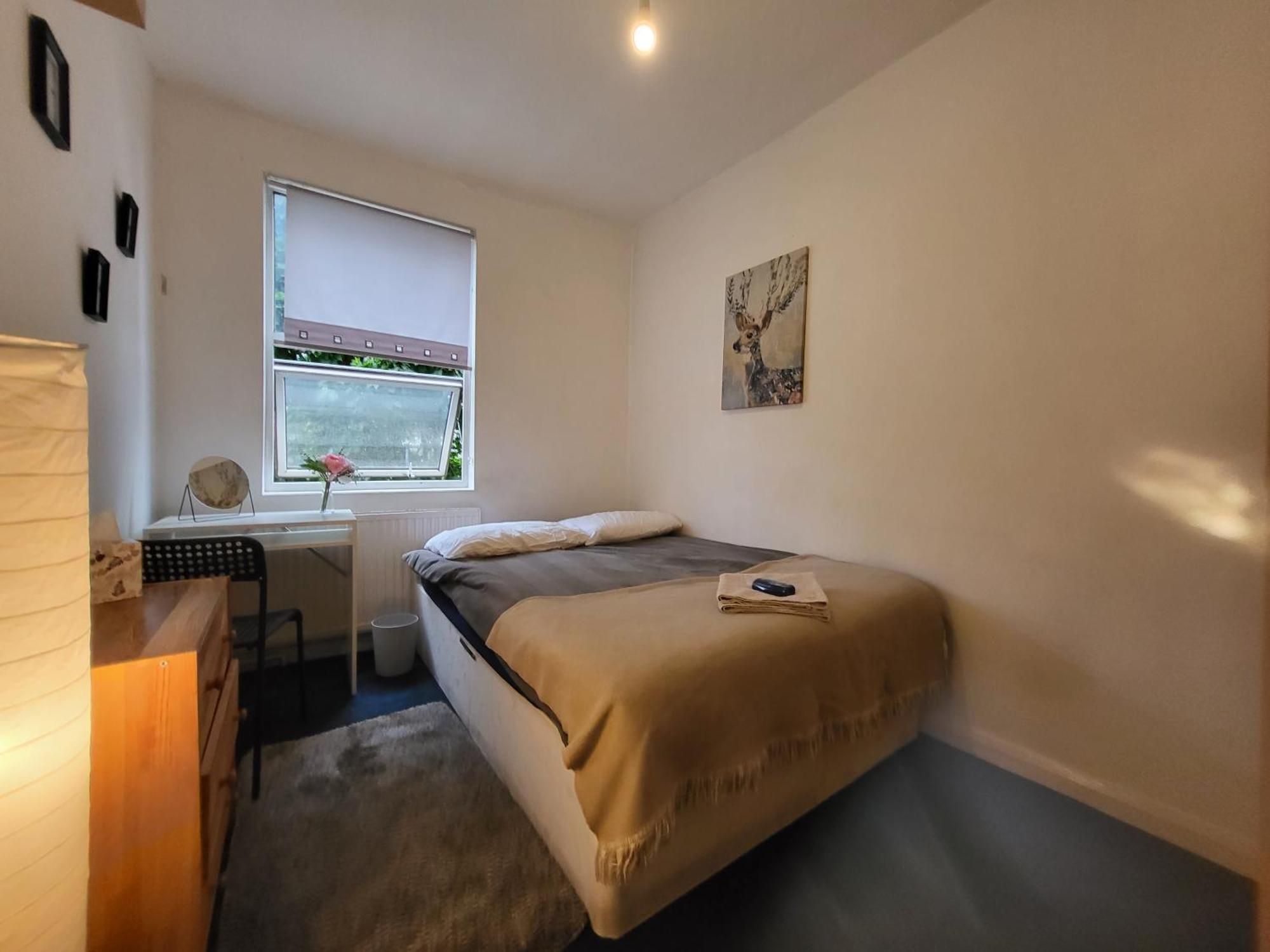 Quiet Near Arsenal Stadium Islington Zone 2 Cental London
