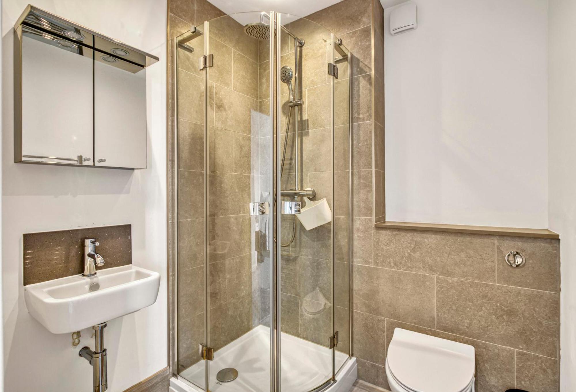 Modern Penthouse In Wembley Appartement *