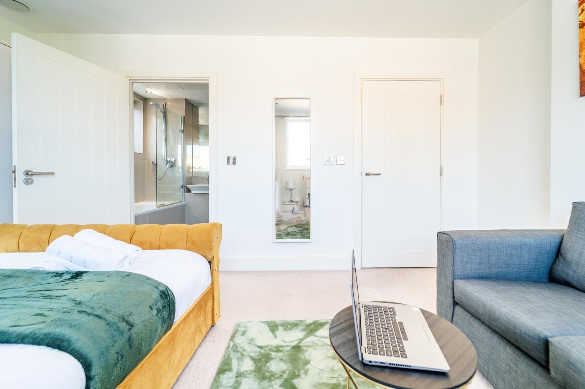 Luxury Greenwich 2bed 2bath - Sleep 6 Guest- 1 Min From Station - Close To Greenwich Maritime- Playstation Provided Lejlighed London
