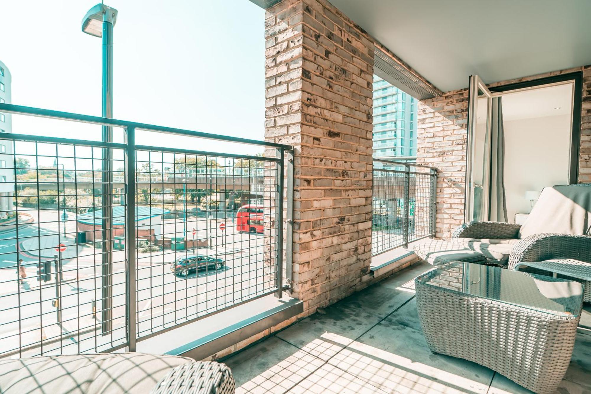 Luxury Greenwich 2bed 2bath - Sleep 6 Guest- 1 Min From Station - Close To Greenwich Maritime- Playstation Provided Lejlighed