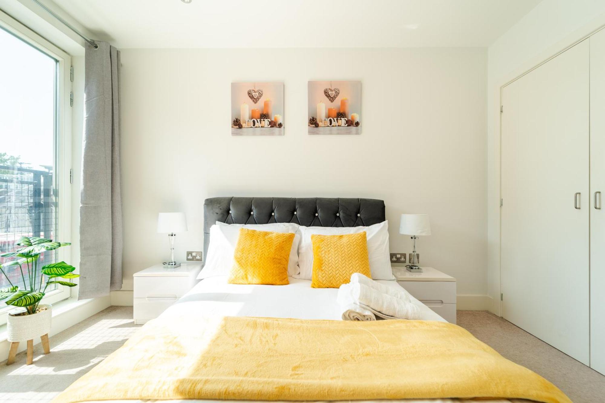Luxury Greenwich 2bed 2bath - Sleep 6 Guest- 1 Min From Station - Close To Greenwich Maritime- Playstation Provided Lejlighed London