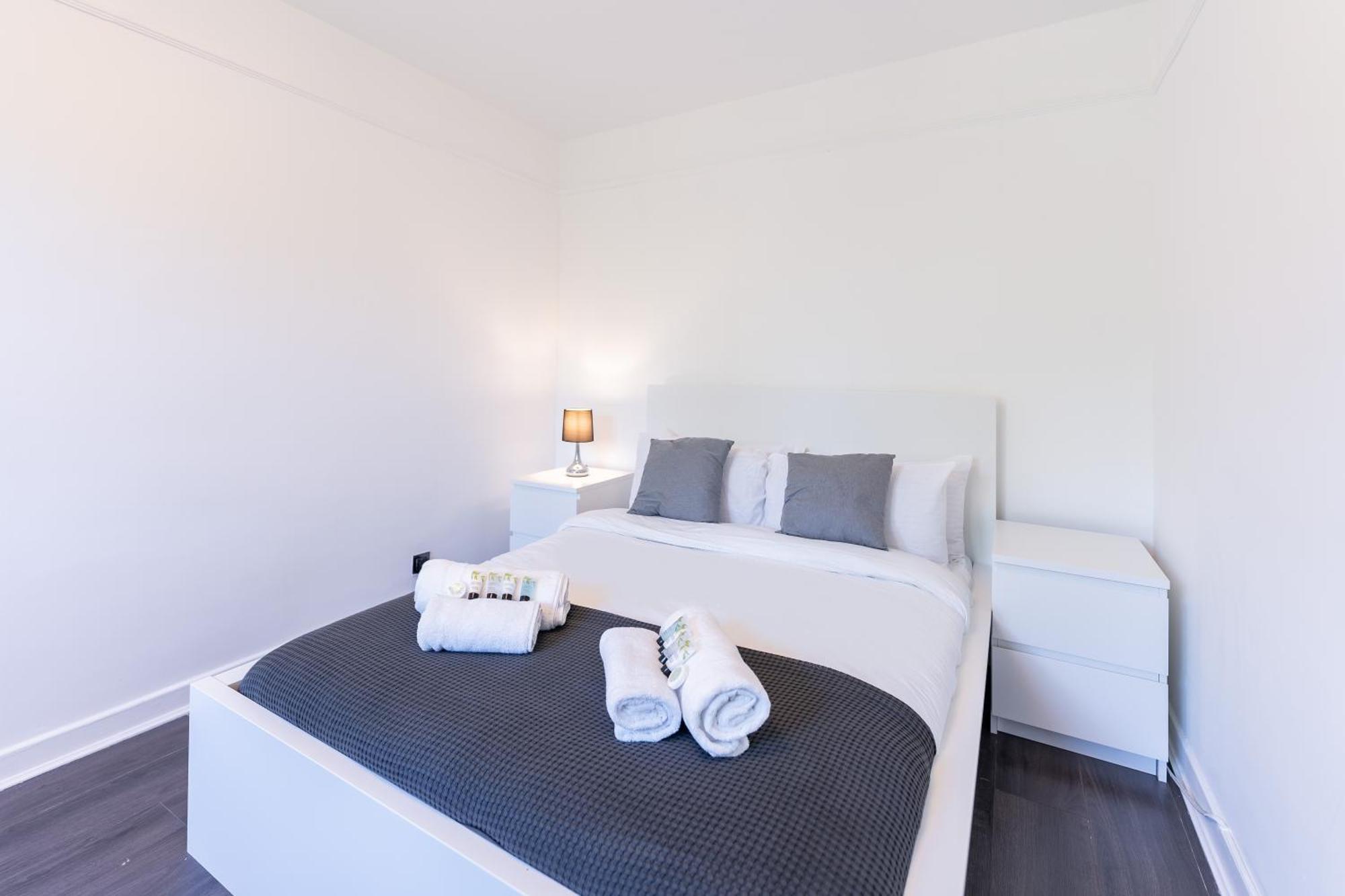 Appartamento Luxury 3 Bedroom Flat With Balcony In Westbourne Park Londra
