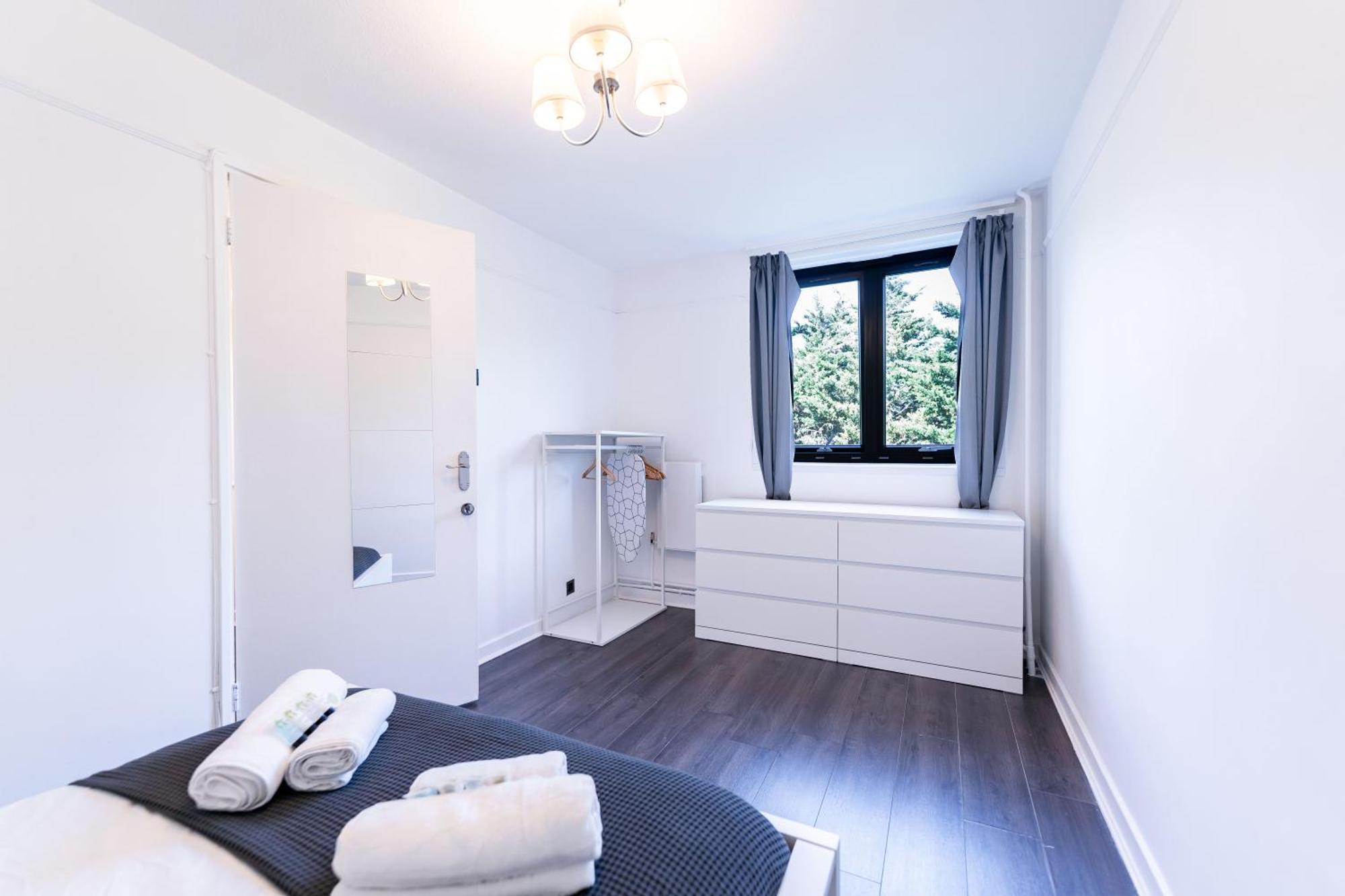 Luxury 3 Bedroom Flat With Balcony In Westbourne Park * Londra