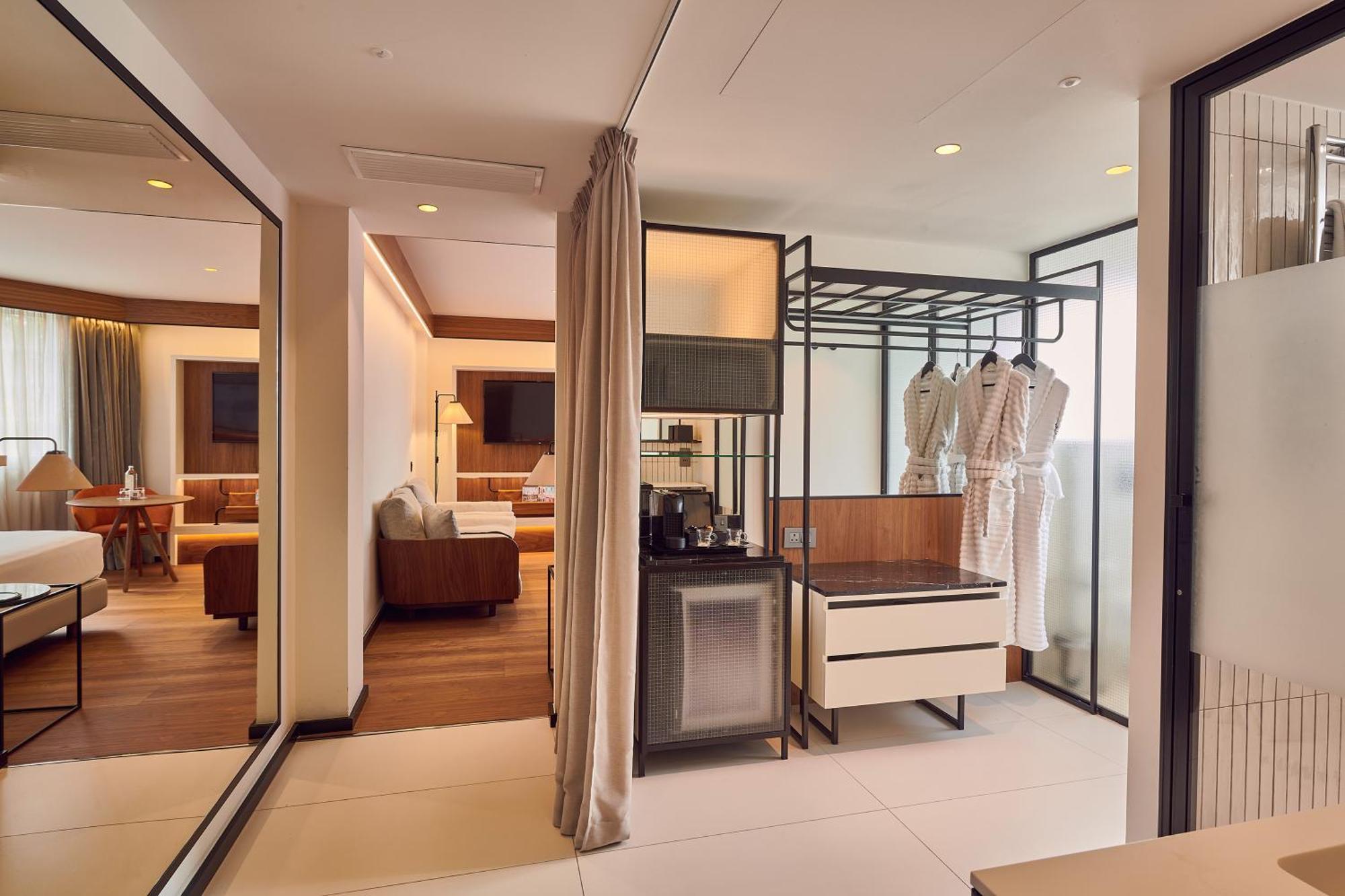 The Level At Melia White House Hotel