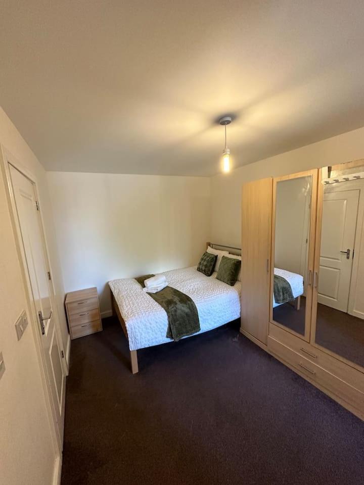 New Build 2 Bedroom With 2 Bath In * Londen