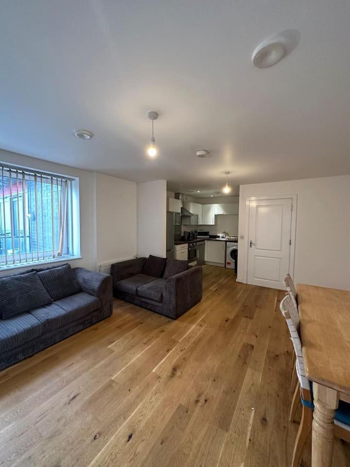 Appartement New Build 2 Bedroom With 2 Bath In Londen
