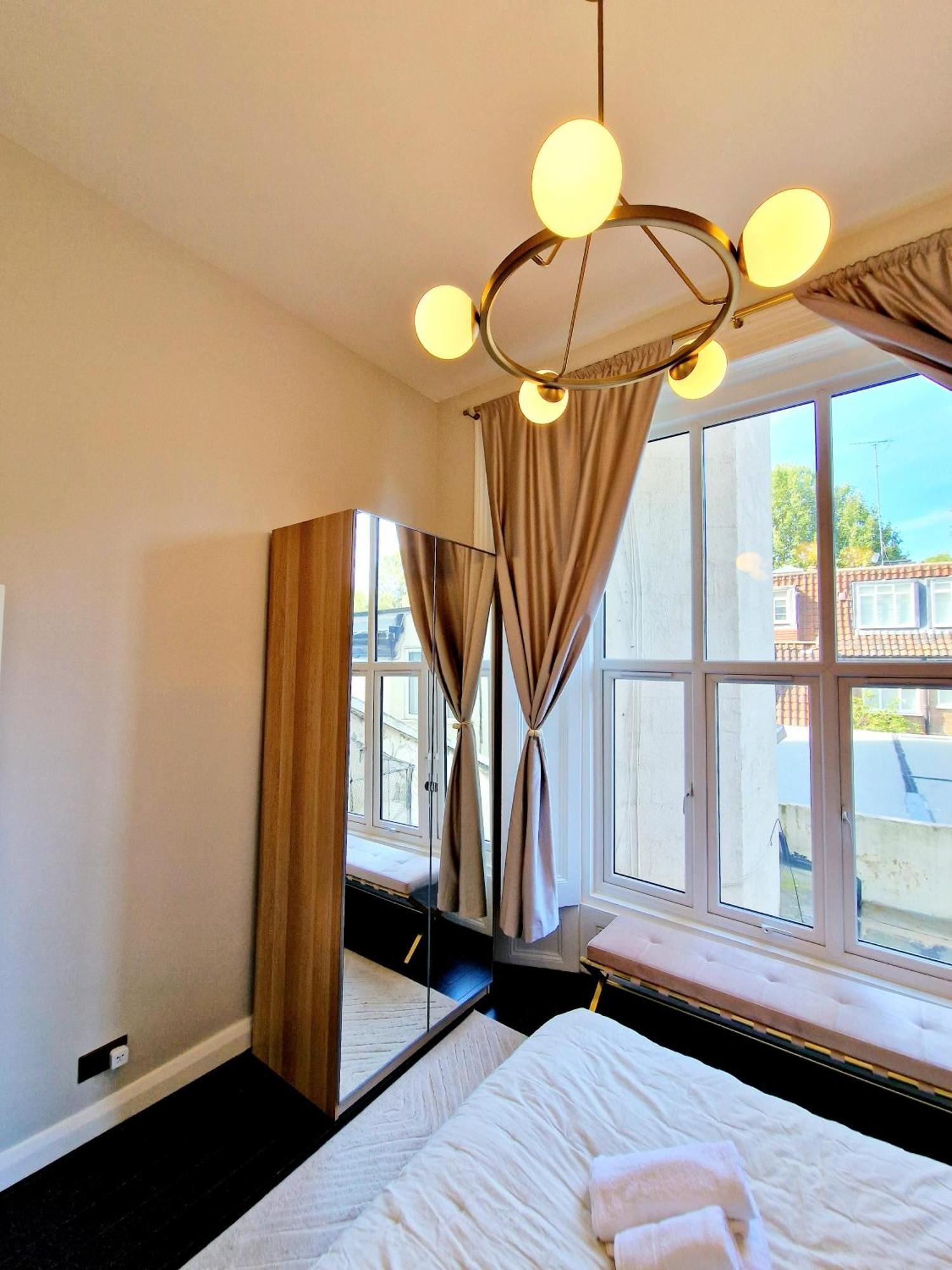 Appartamento Stunning Hyde Park With Private Balcony & Lift Elevator Access *