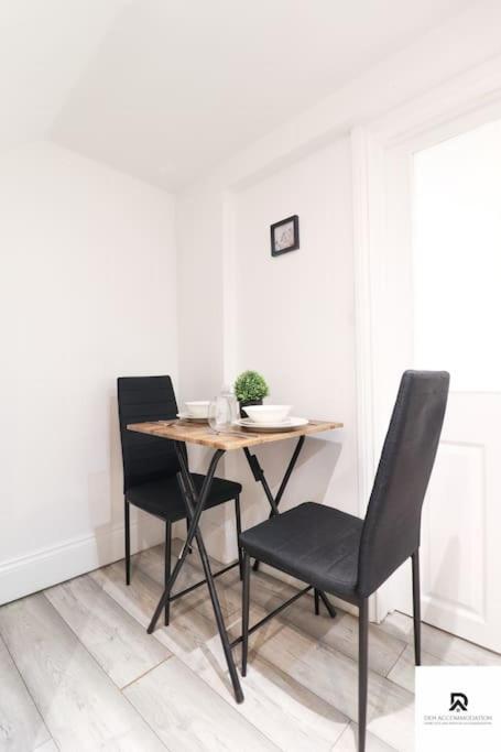 Appartamento Den & Short Lets Greenwich - 3 Bed House Londra