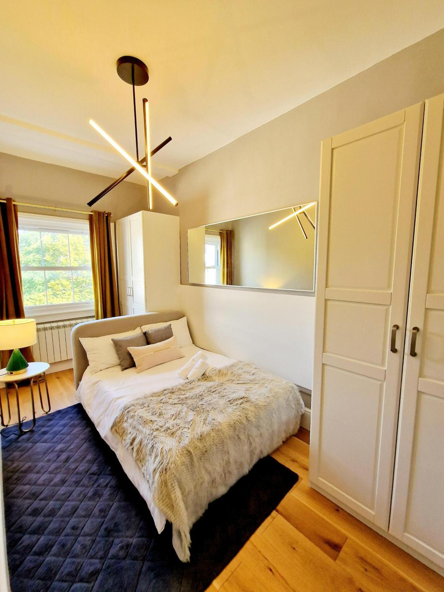 Appartement Gorgeous Hyde Park With Elevator Access By Tube Metro Stations Londen