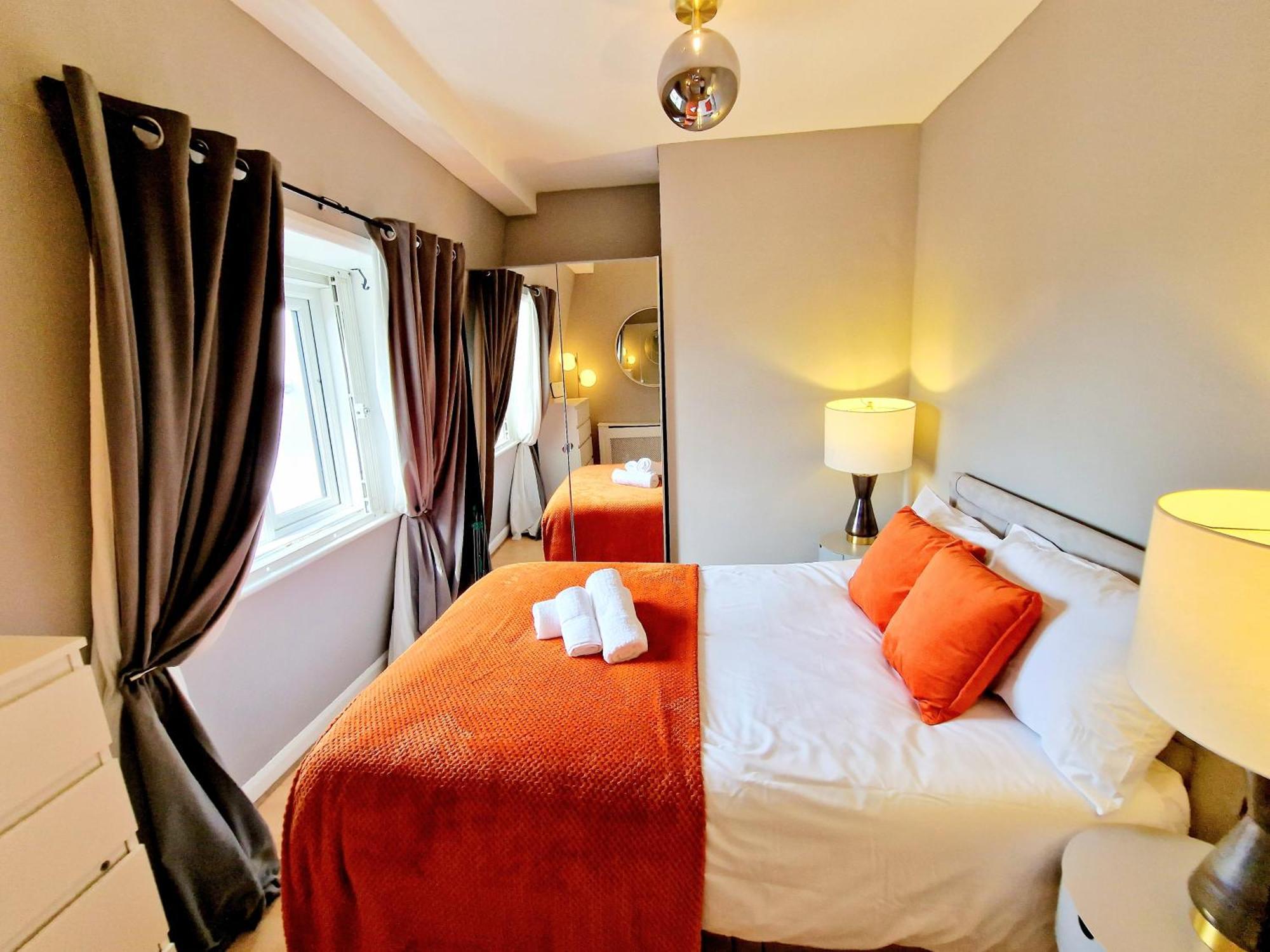 Brilliant 3 Bedroom's In Hyde Park With Elevator - 1 Flight Of Stairs Only Leilighet London