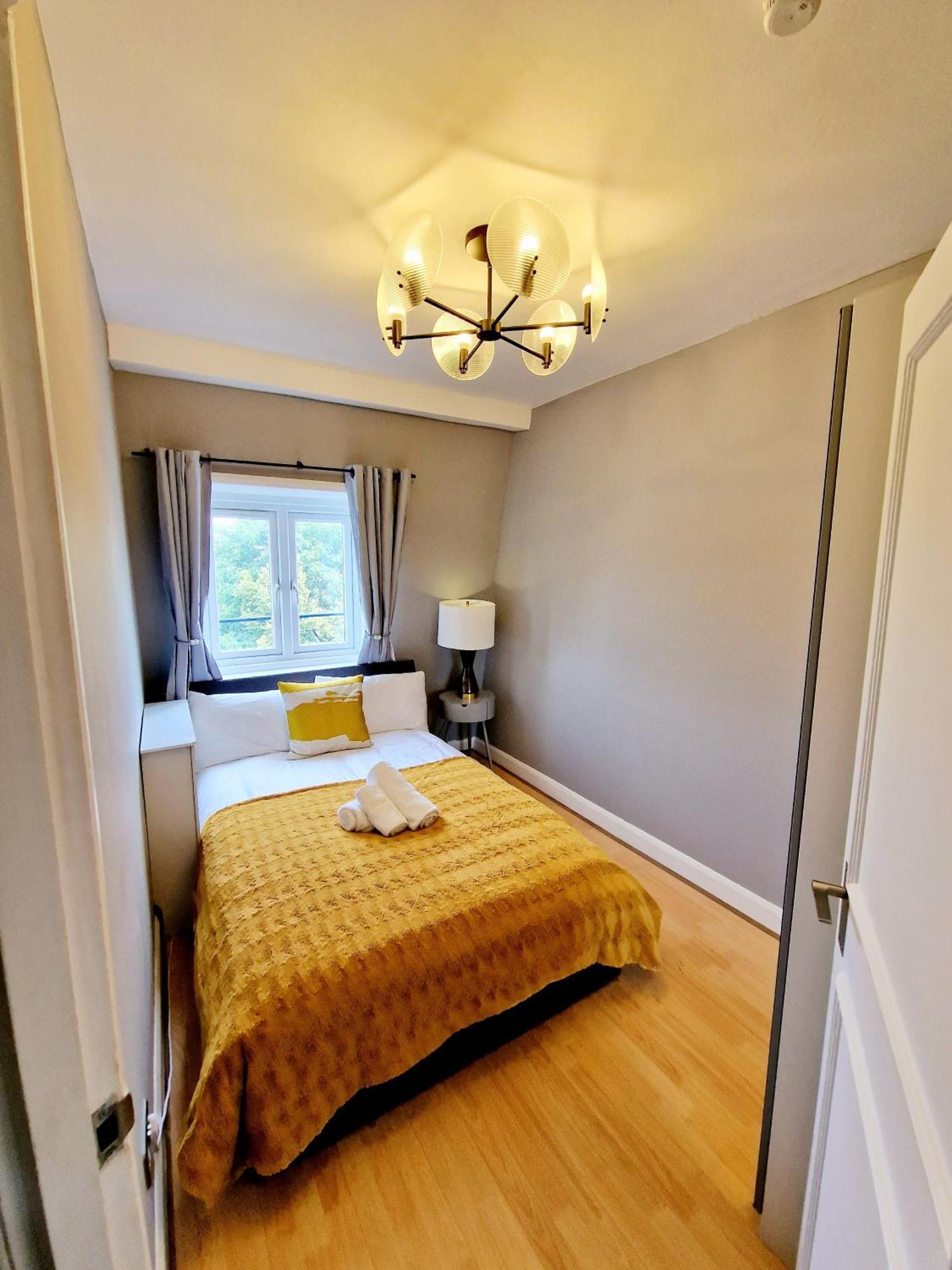 Brilliant 3 Bedroom's In Hyde Park With Elevator - 1 Flight Of Stairs Only Leilighet London
