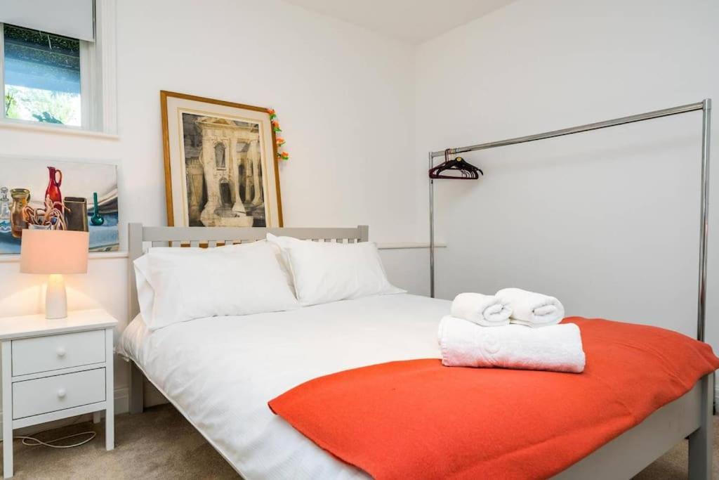 Lägenhet Spacious 2 Bed Garden Flat By The Thames+parking *