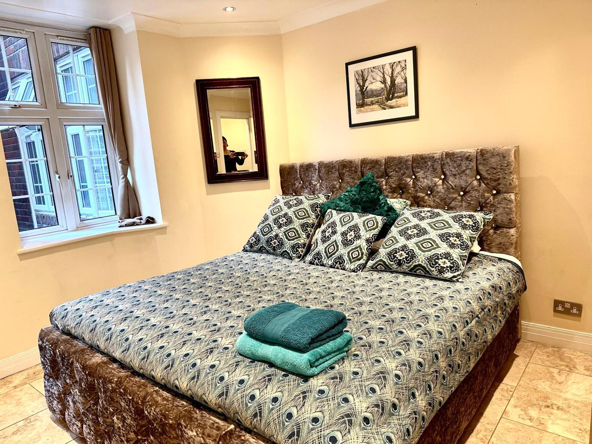 Prime Location - 2 Beds 3 Bath Flat Knightsbridge Appartamento *