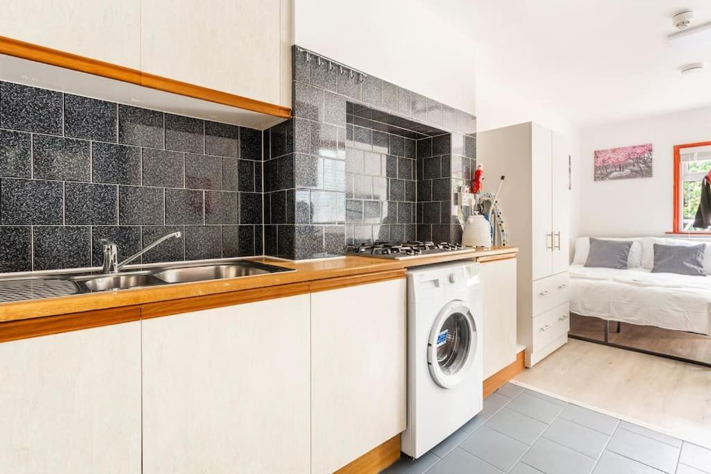 Stylish Ground Floor Garden Flat Nr Leilighet