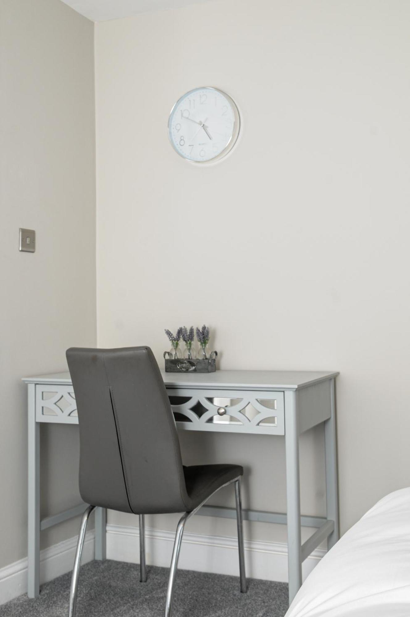 Appartement Luxury 5 Star Apartments, Parking, Garden, Near Metro Stations 10-15mins To Londen