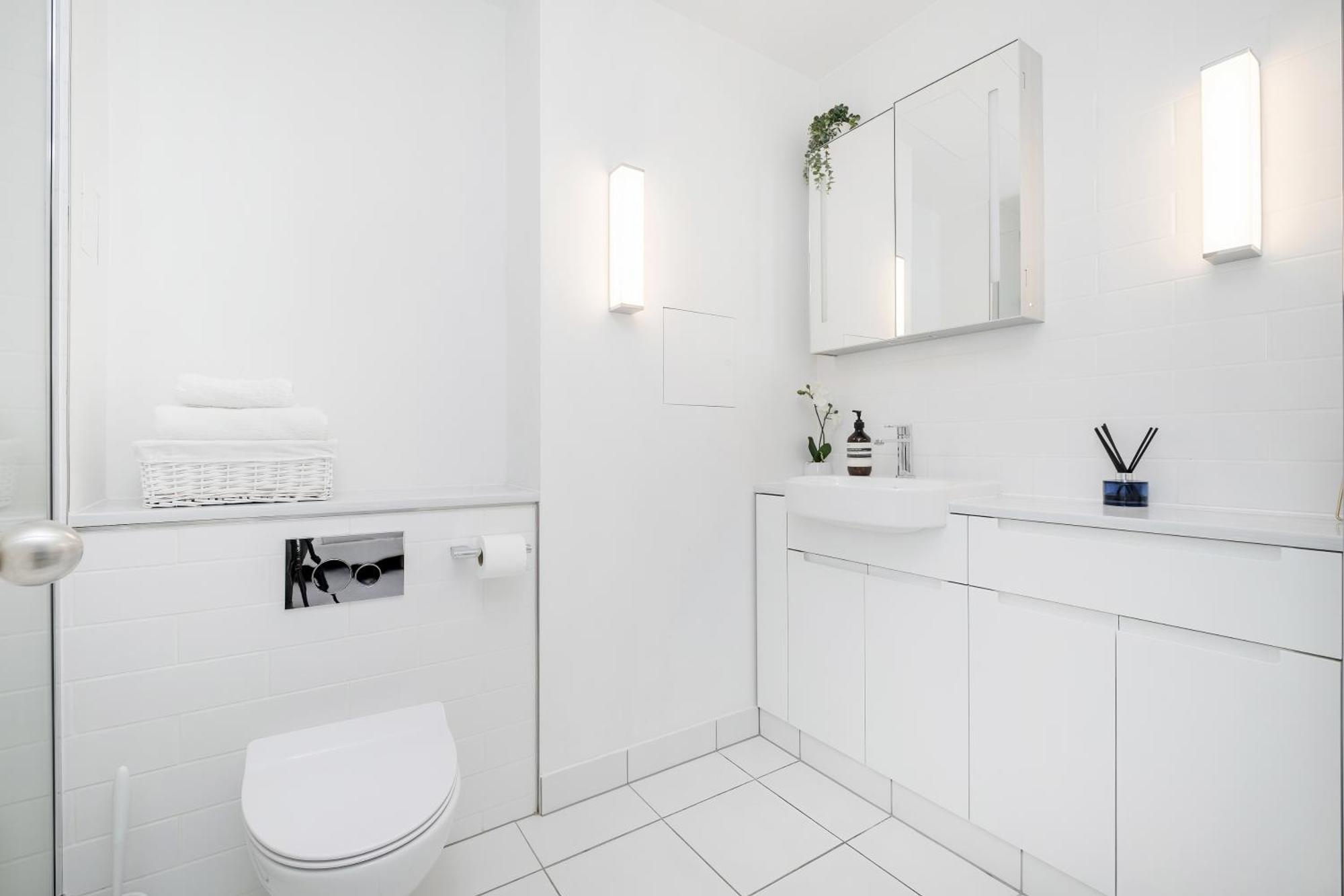 Luxury Mayfair Townhouse With A/c 3br 3ba Holiday home *