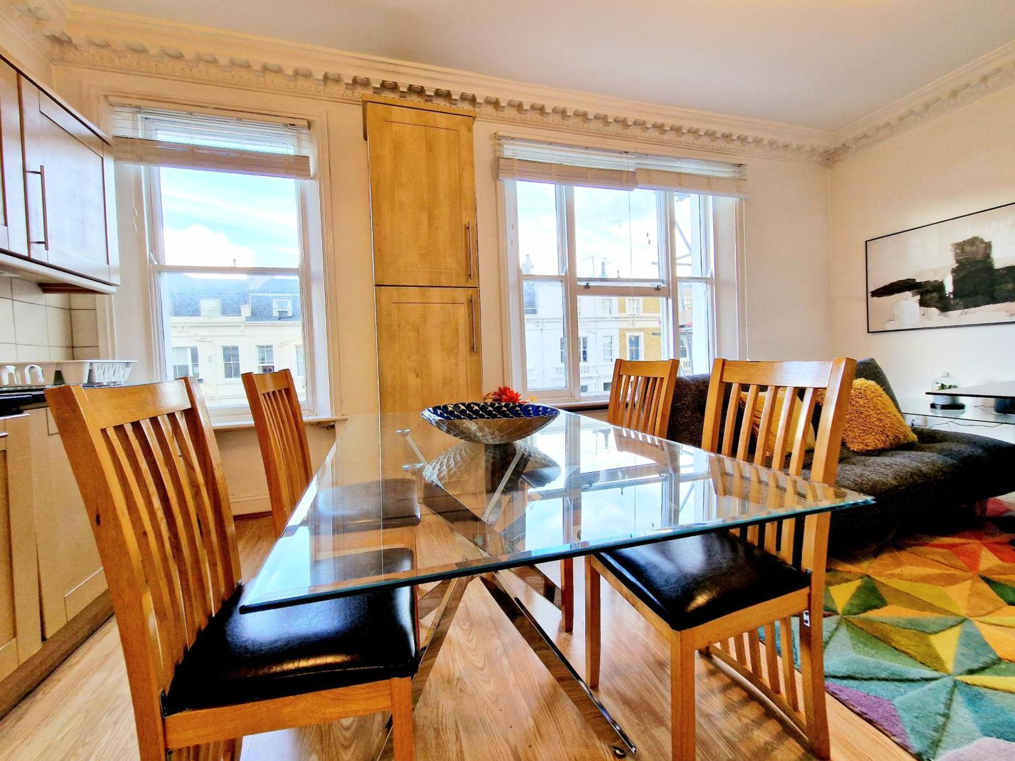 Appartamento Beautiful Kensington 3 Minutes Walk To Earl's Court Station Londra