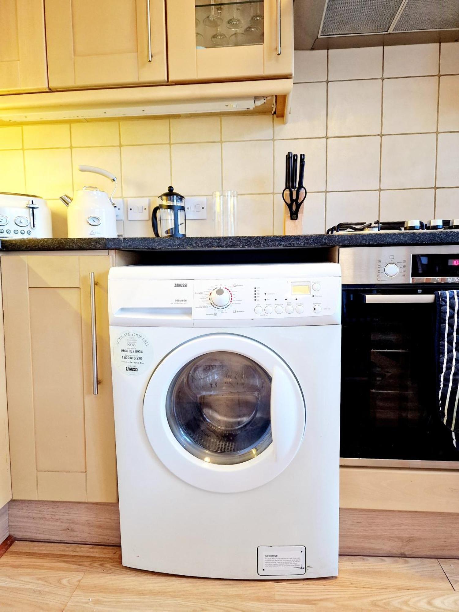 Appartamento Beautiful Kensington 3 Minutes Walk To Earl's Court Station