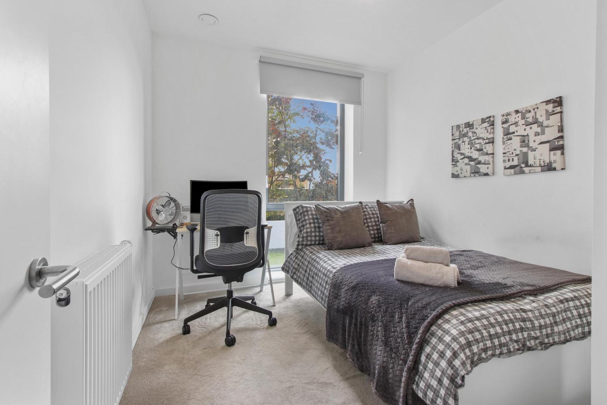Centrally Located - Modern - 2bed - 2bath Appartement *