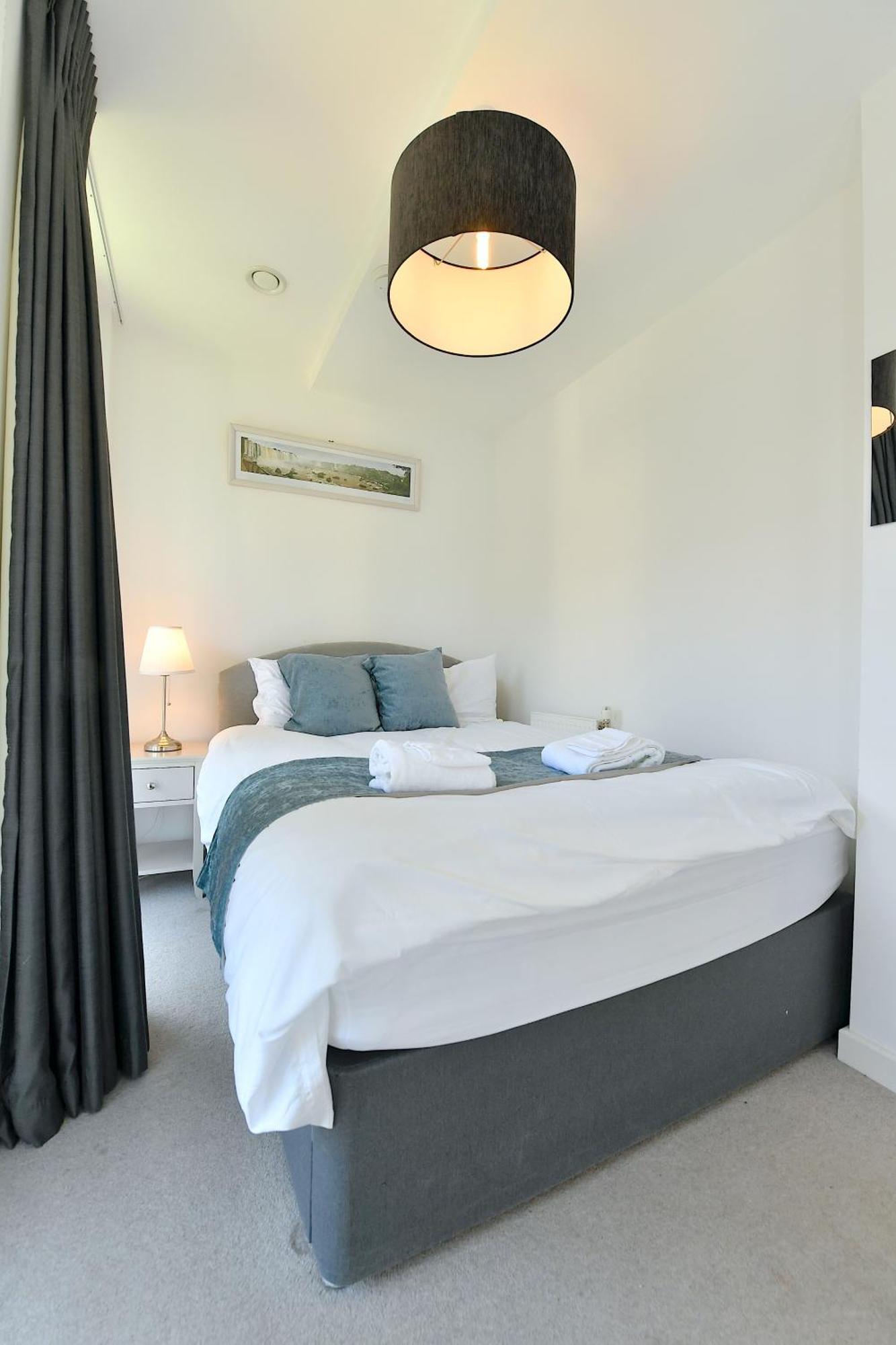 Lägenhet Bright Amelia - 2 Bed 1 Bath With Wifi And Netflix In The Heart Of London