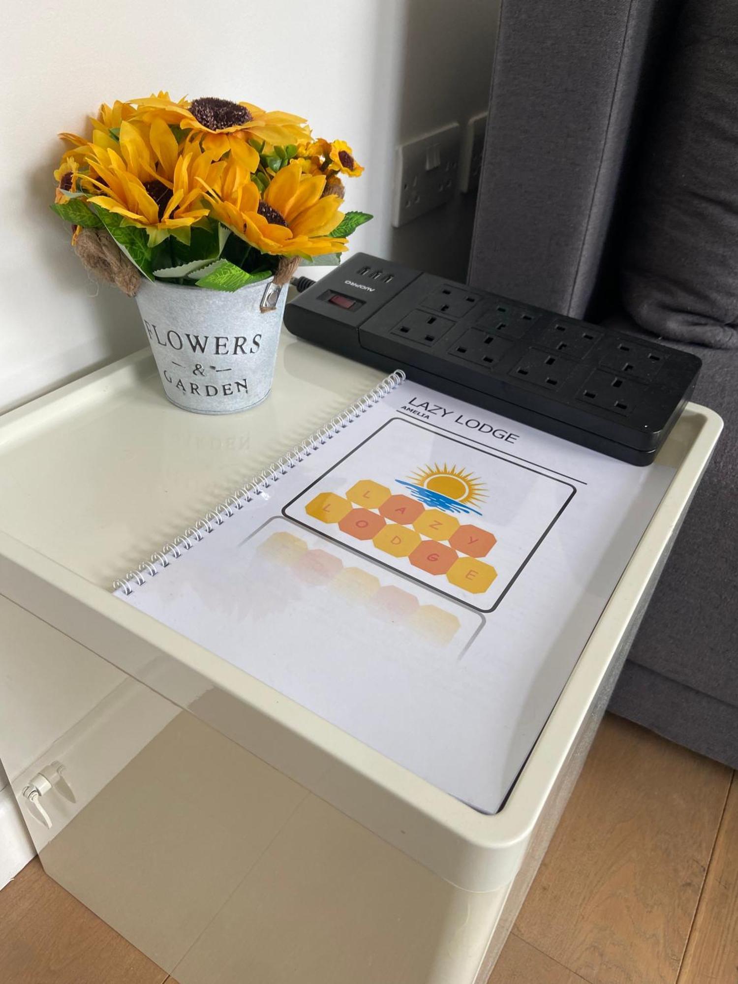 Lägenhet Bright Amelia - 2 Bed 1 Bath With Wifi And Netflix In The Heart Of