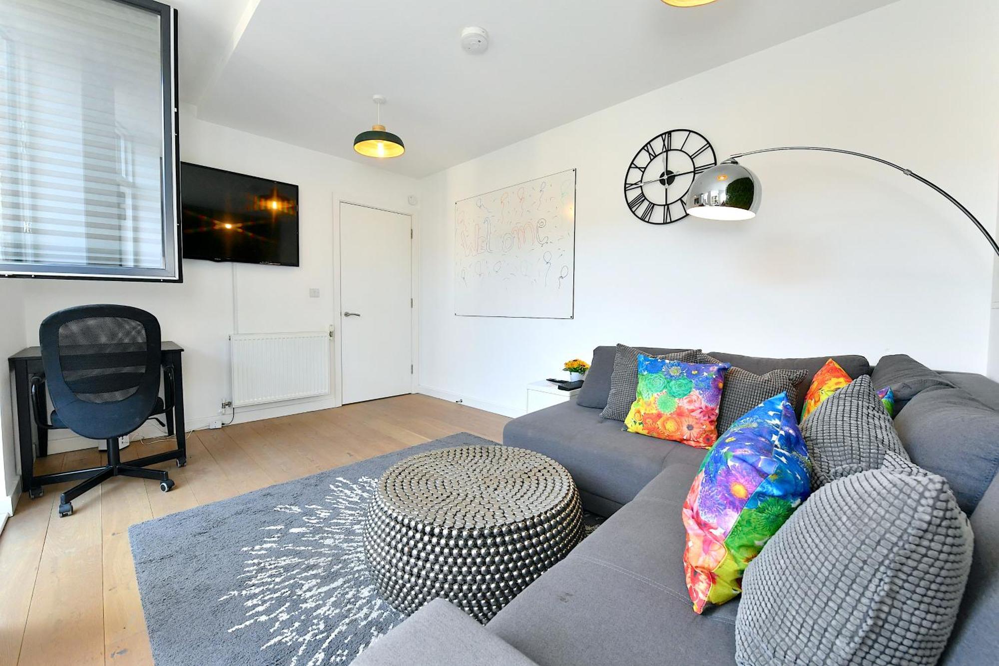 Bright Amelia - 2 Bed 1 Bath With Wifi And Netflix In The Heart Of Lägenhet London