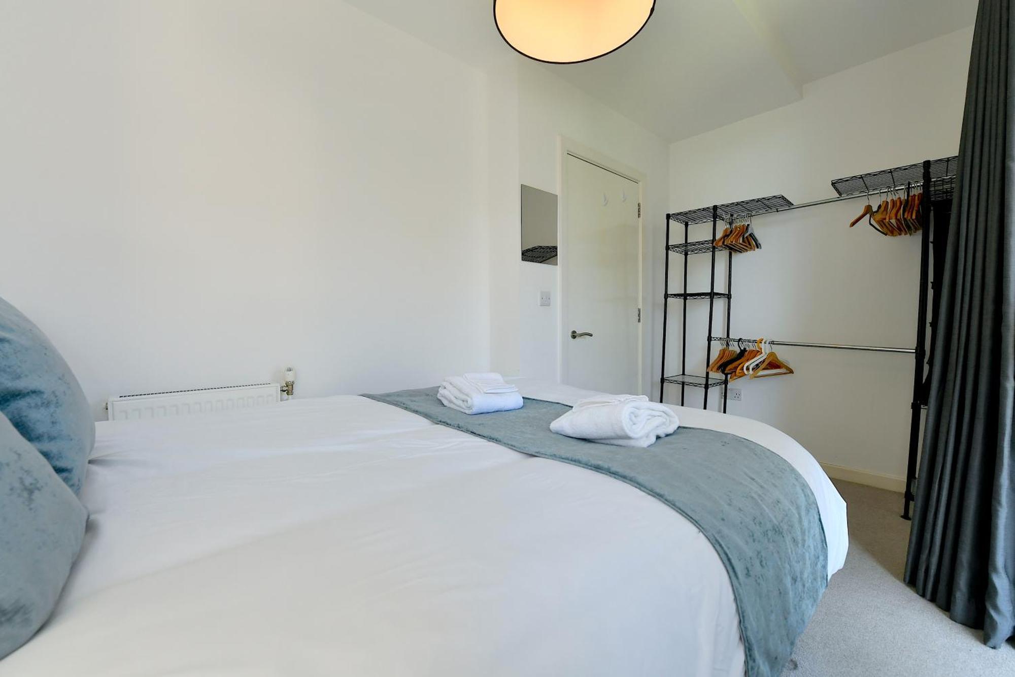 Lägenhet Bright Amelia - 2 Bed 1 Bath With Wifi And Netflix In The Heart Of *