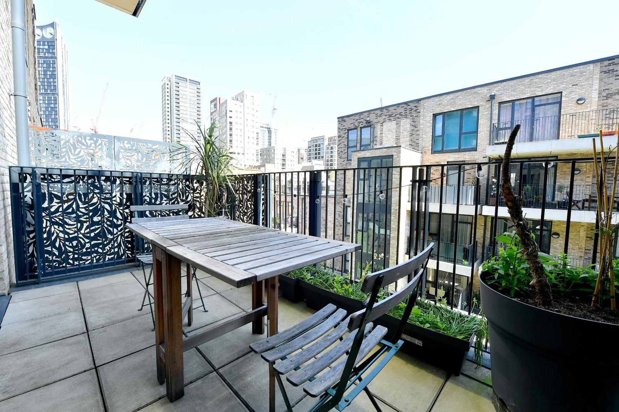 Bright Amelia - 2 Bed 1 Bath With Wifi And Netflix In The Heart Of Lägenhet *