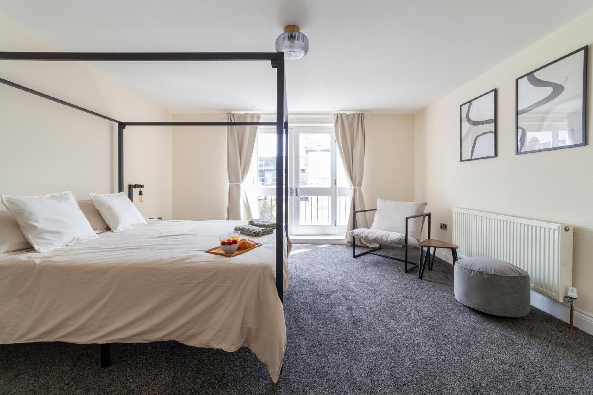 Arte Serviced Stratford - 3 Bedrooms 2 Bathrooms London, Stratford, Maryland, Free Parking, Garden, Weekly Or Monthly - Up To 8 Guests Semesterbostad