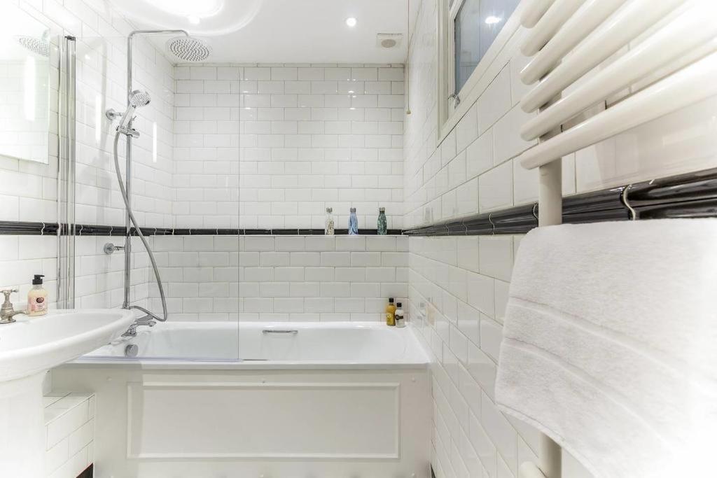 Spacious Soho On Quaint Cobbled Street * Londres