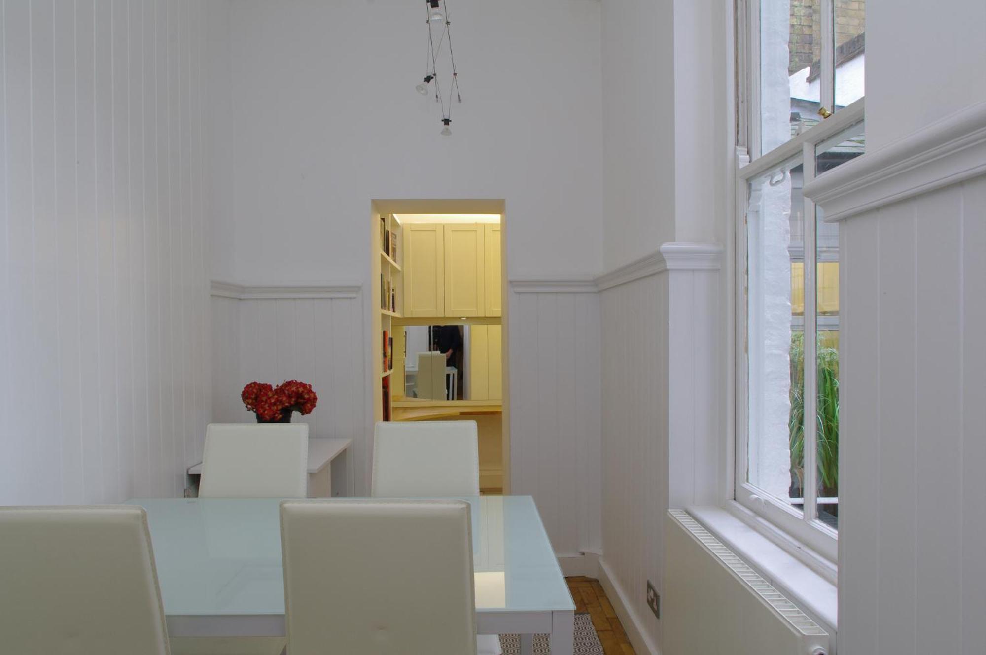 Spacious Soho On Quaint Cobbled Street Londres