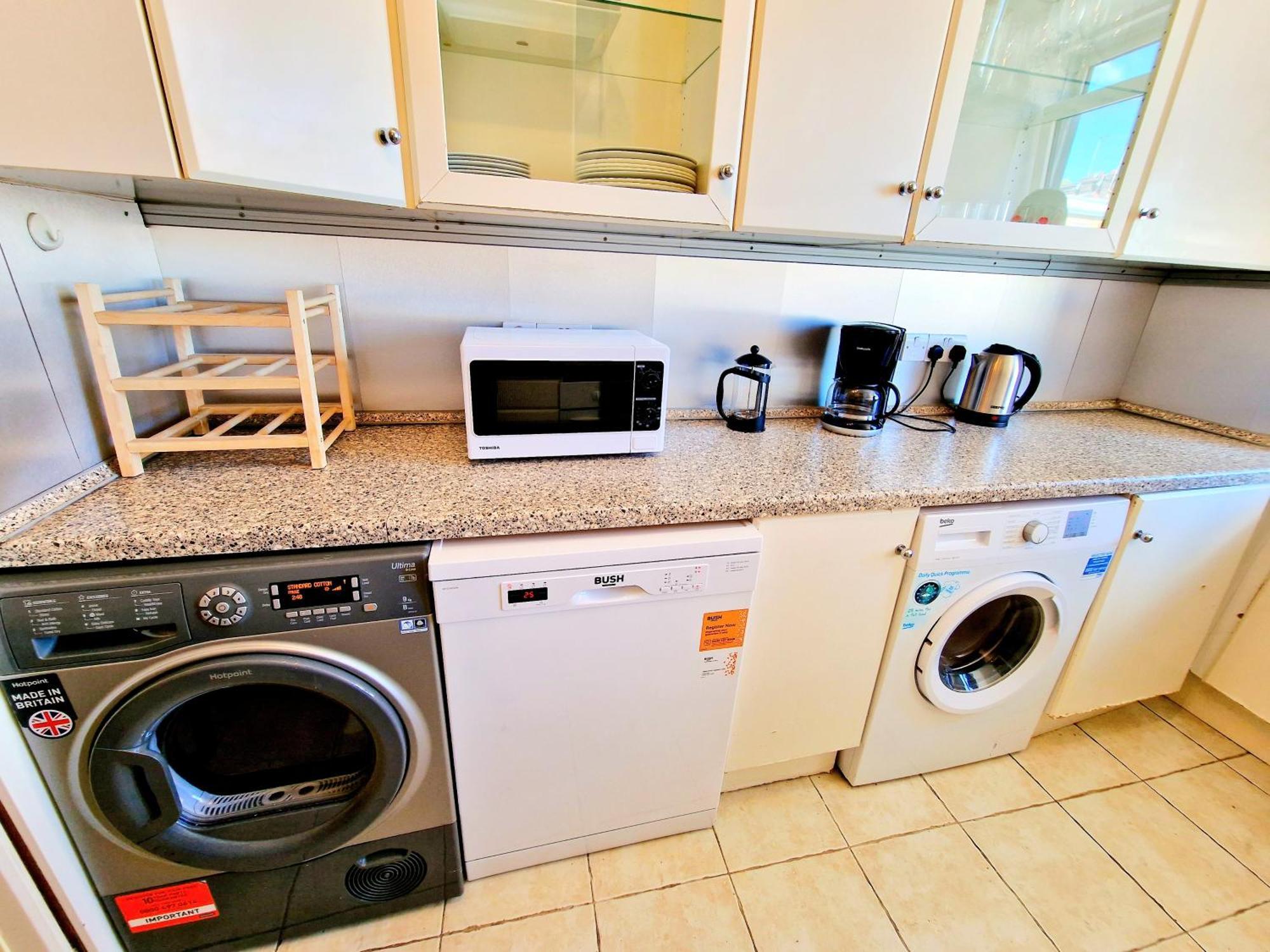 Lägenhet Bright & Spacious In Building With Lift, Right Next To Bayswater Station - Walk To Kensington Palace, Hyde Park, Little Venice & Notting Hill *