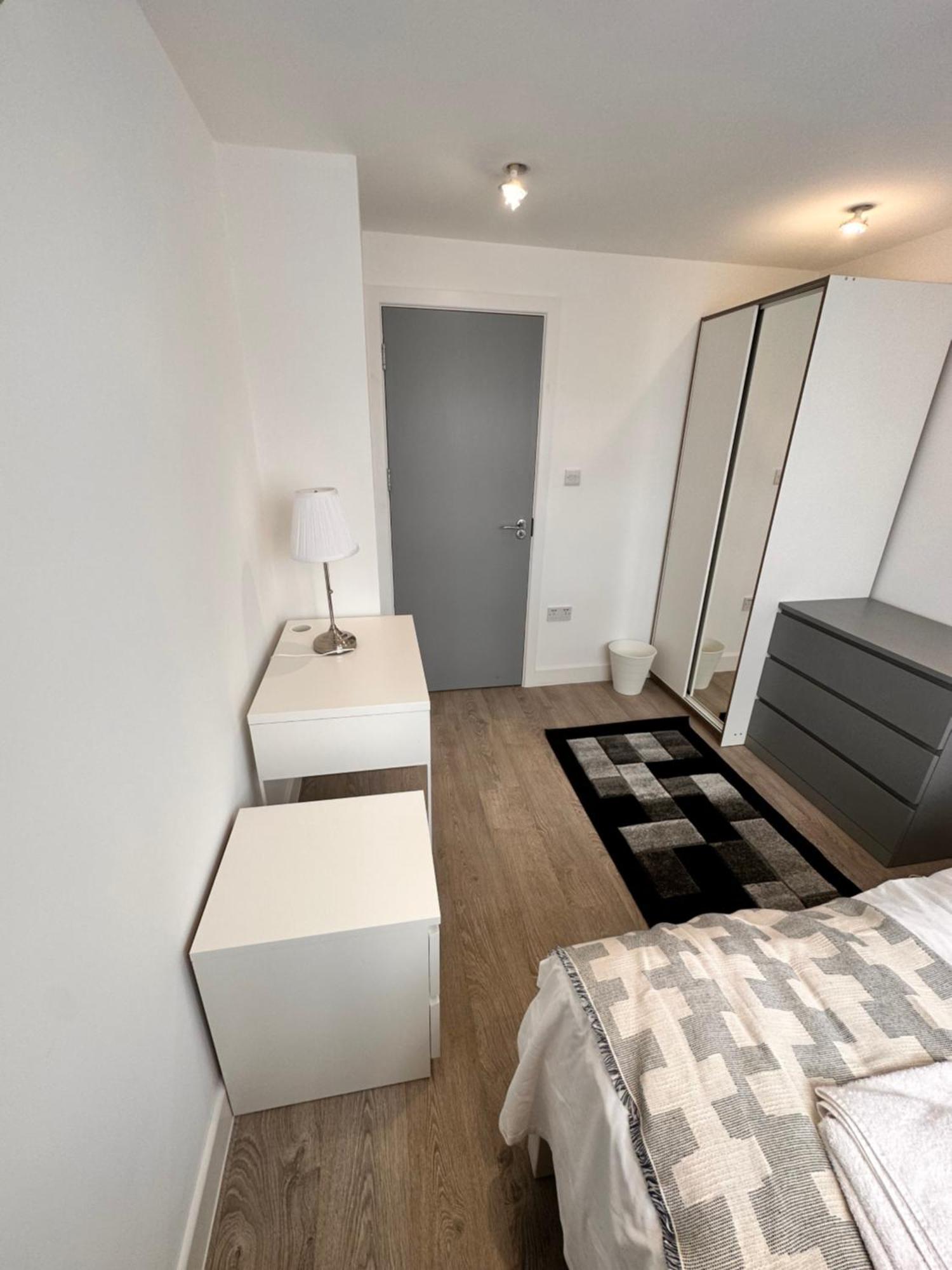 Double And Single In Bromley By Bow Londen