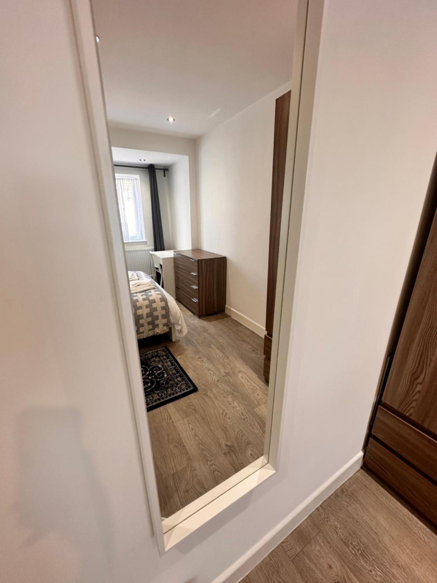 Gasthuis Double And Single In Bromley By Bow Londen