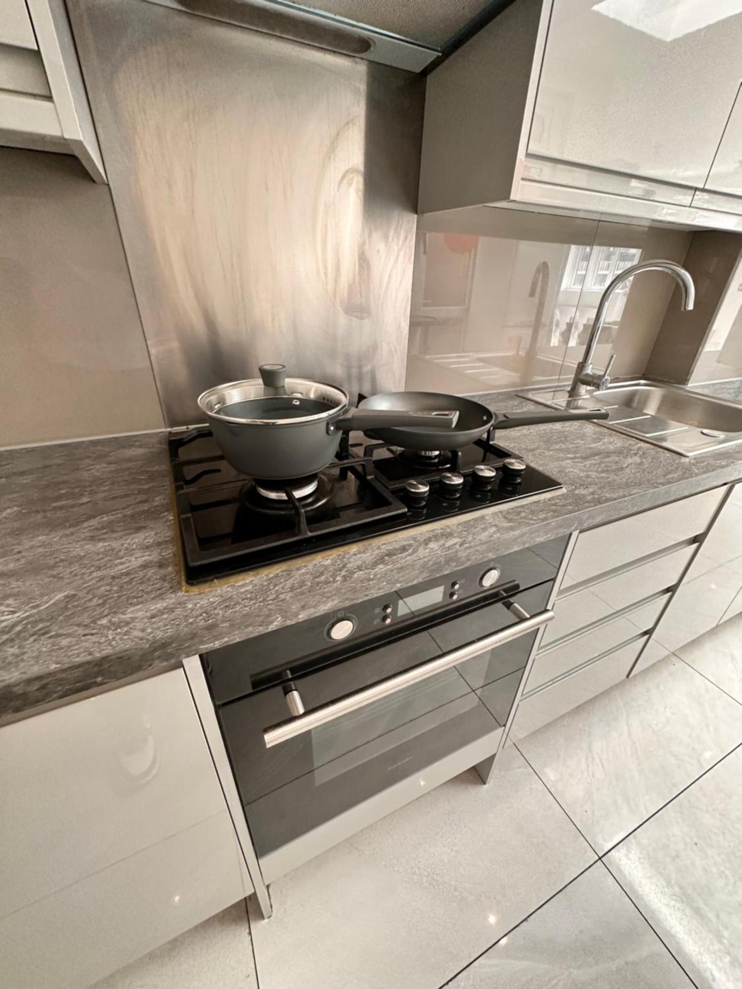 Gasthuis Double And Single In Bromley By Bow *