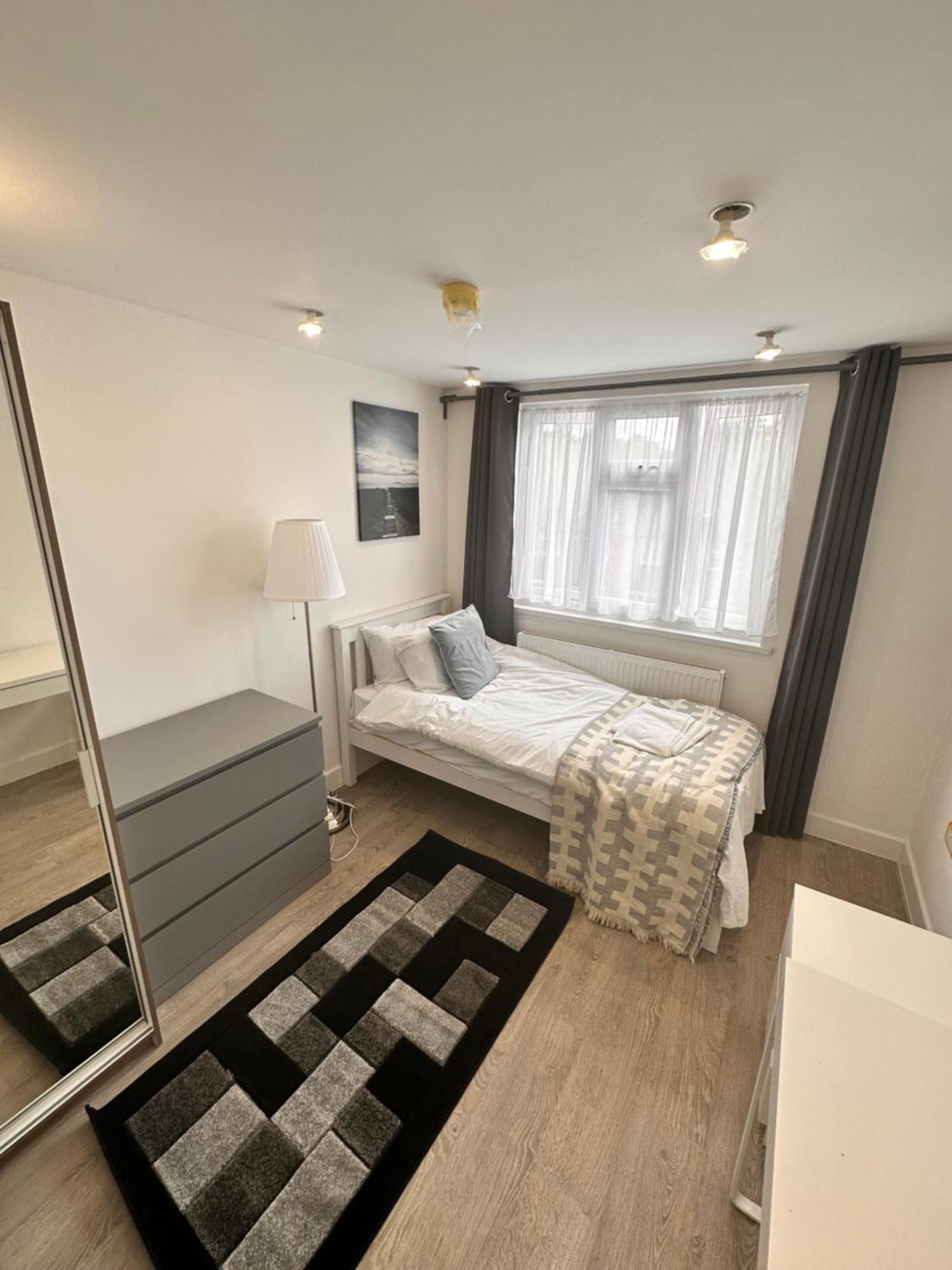 Double And Single In Bromley By Bow Gasthuis