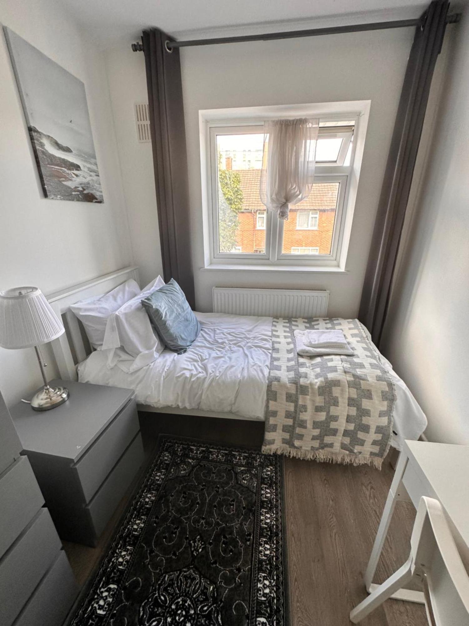 Double And Single In Bromley By Bow Gasthuis Londen
