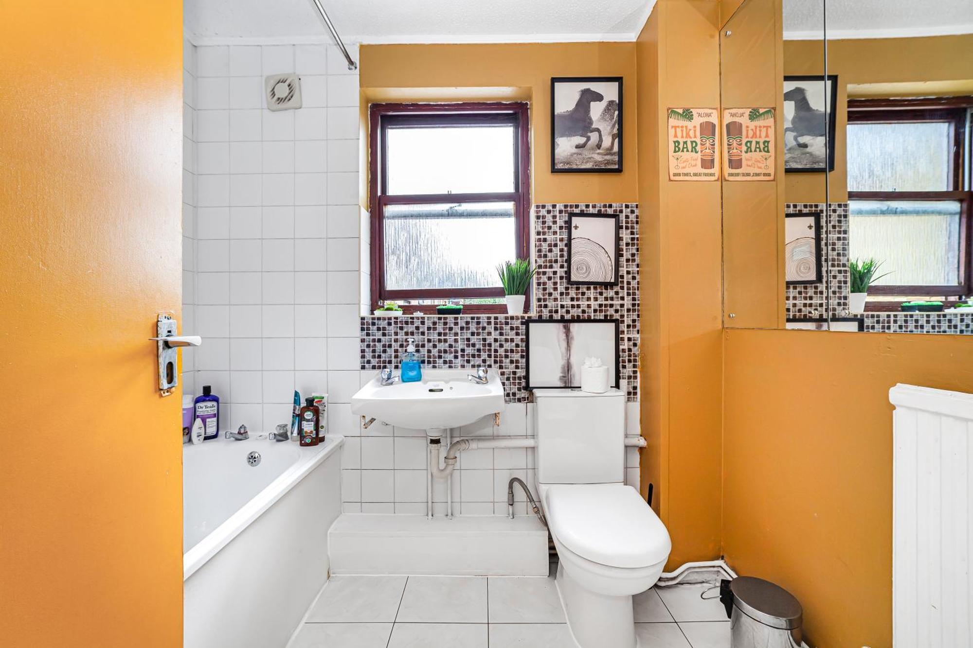 Ferienhaus 2bed Garden House W/hot Tub, Sauna & Cinema