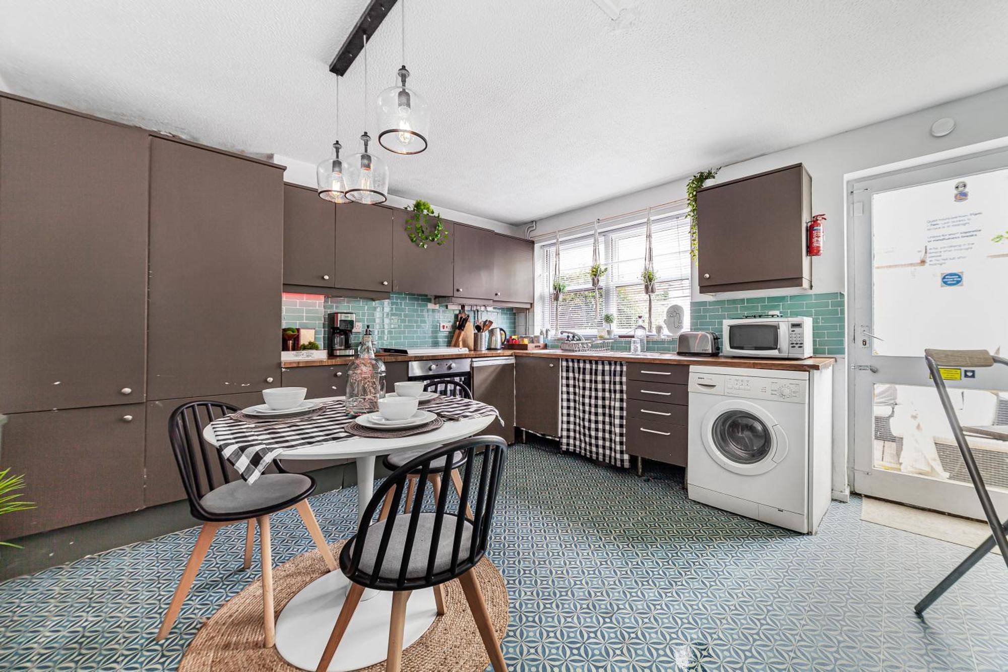 2bed Garden House W/hot Tub, Sauna & Cinema Ferienhaus