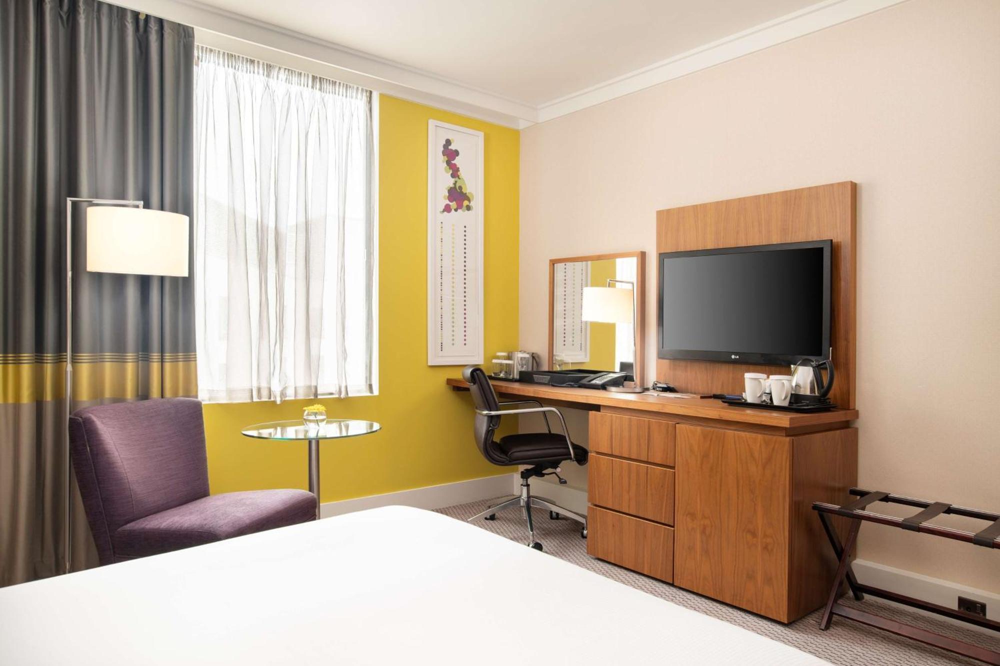 Hotel Hilton Wembley 4*