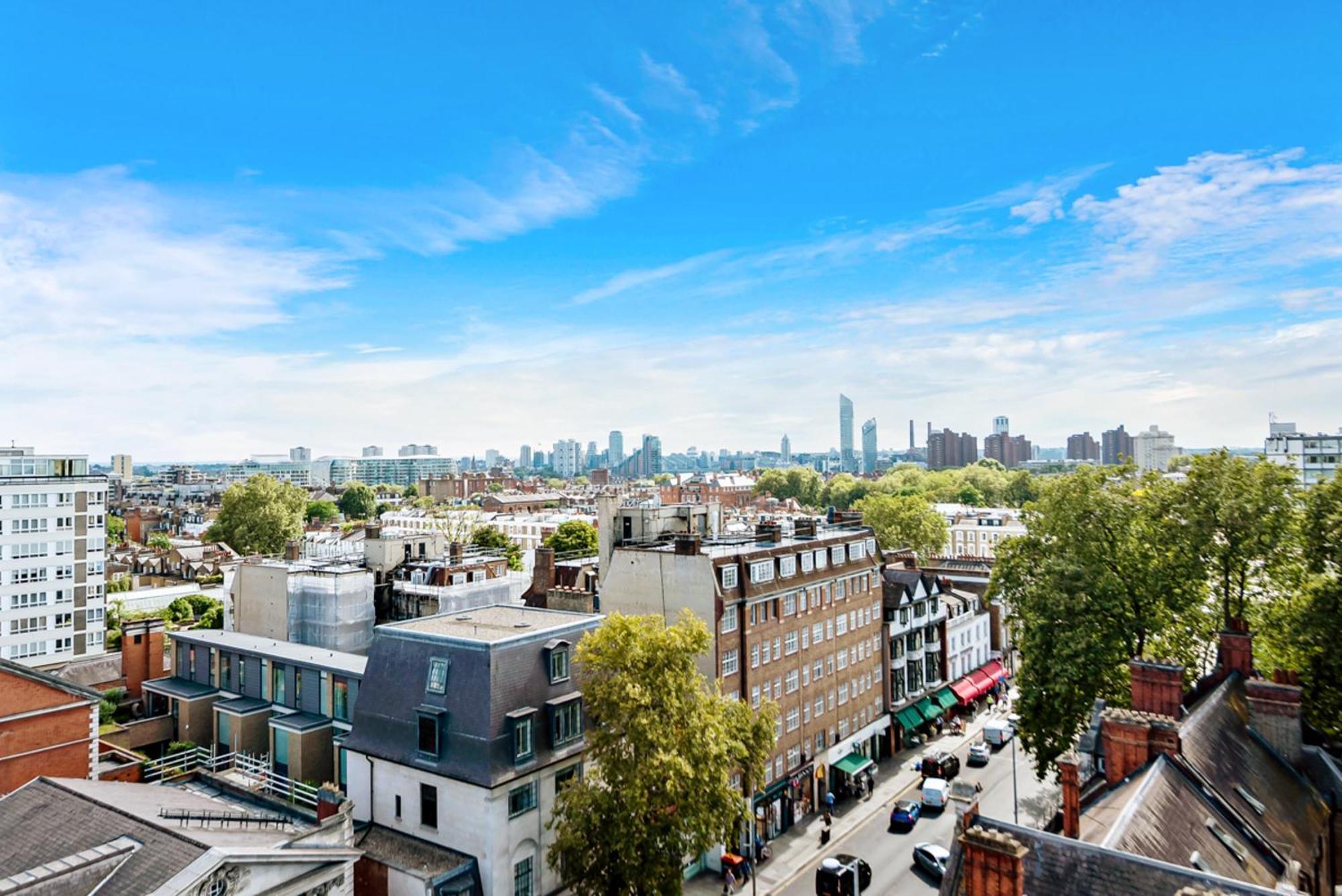 Stunning Flat On King's Road, Chelsea With Balcony *