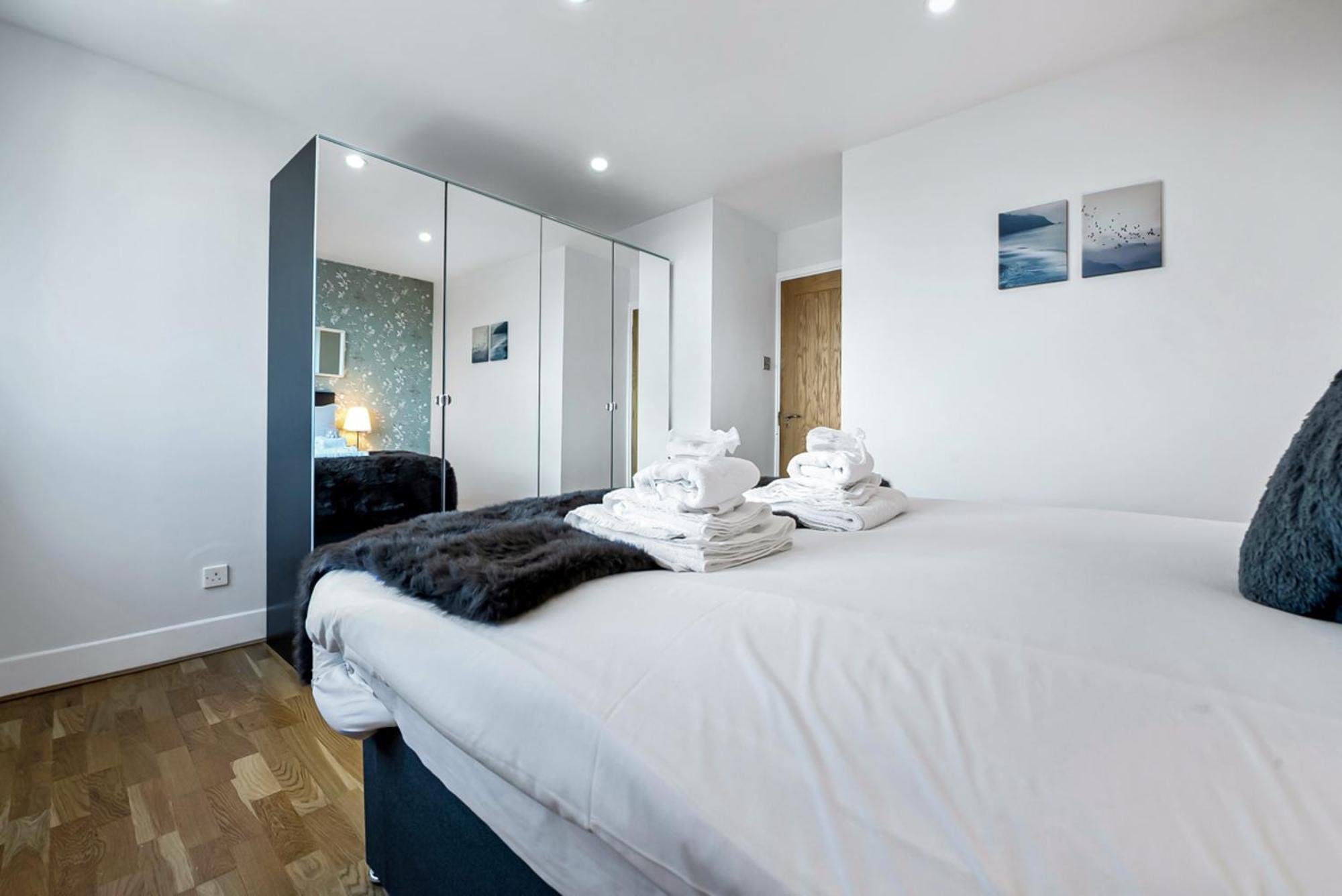 Stunning Flat On King's Road, Chelsea With Balcony Apartment *
