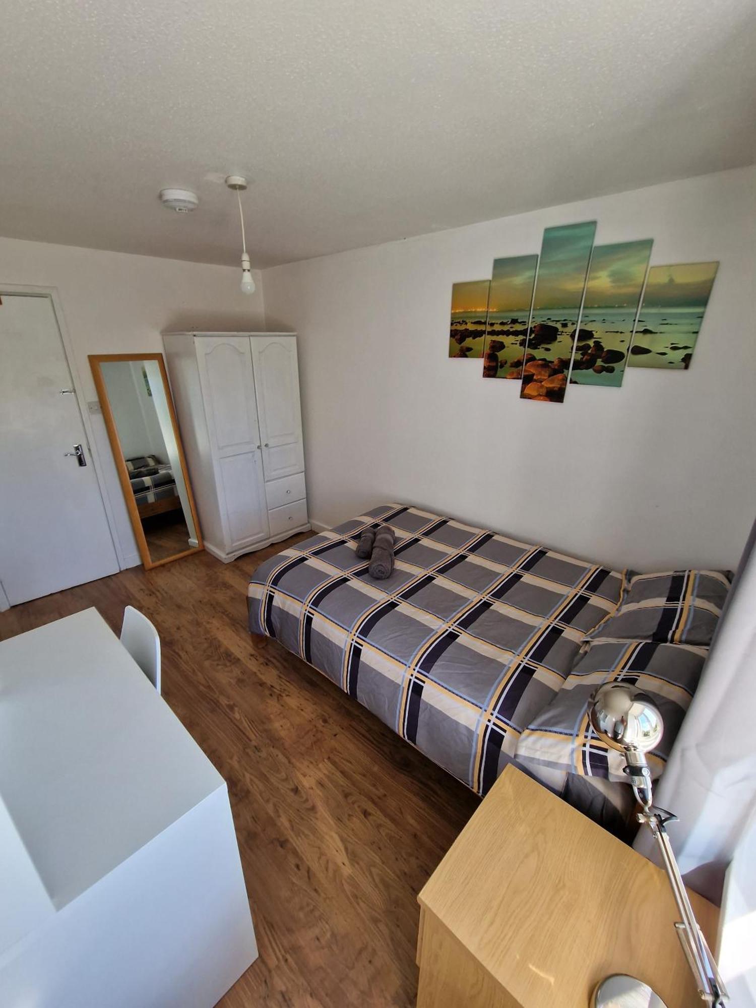 Cozy Double Bedroom In Zone 1-2 Privatunterkunft *